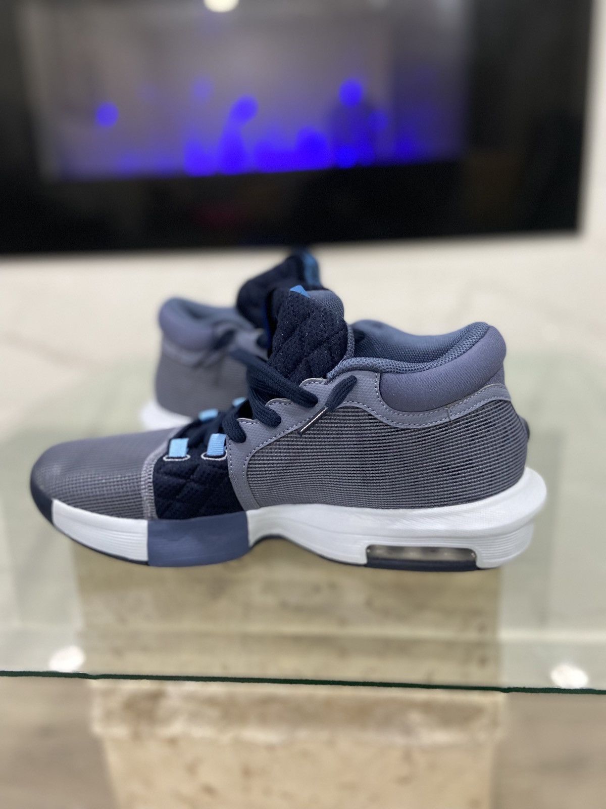 Nike Nike LeBron Witness 8 Ashen Slate Men’s Size 11 - Like New Size US 11 / EU 44 - 10 Thumbnail