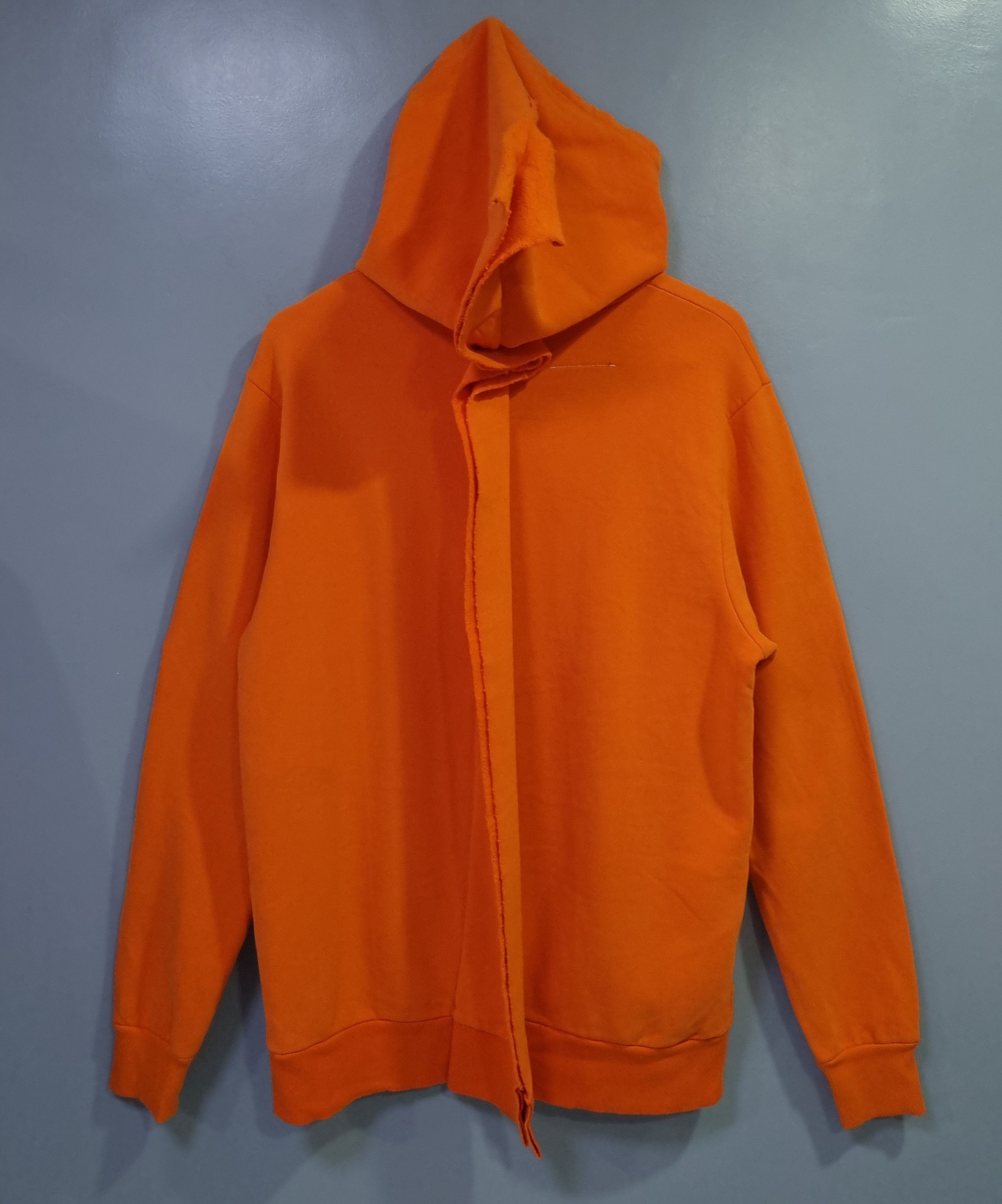 Maison Margiela MM6 MARGIELA SOLID COLOR HOODIE Size US S / EU 44-46 / 1 - 1 Thumbnail