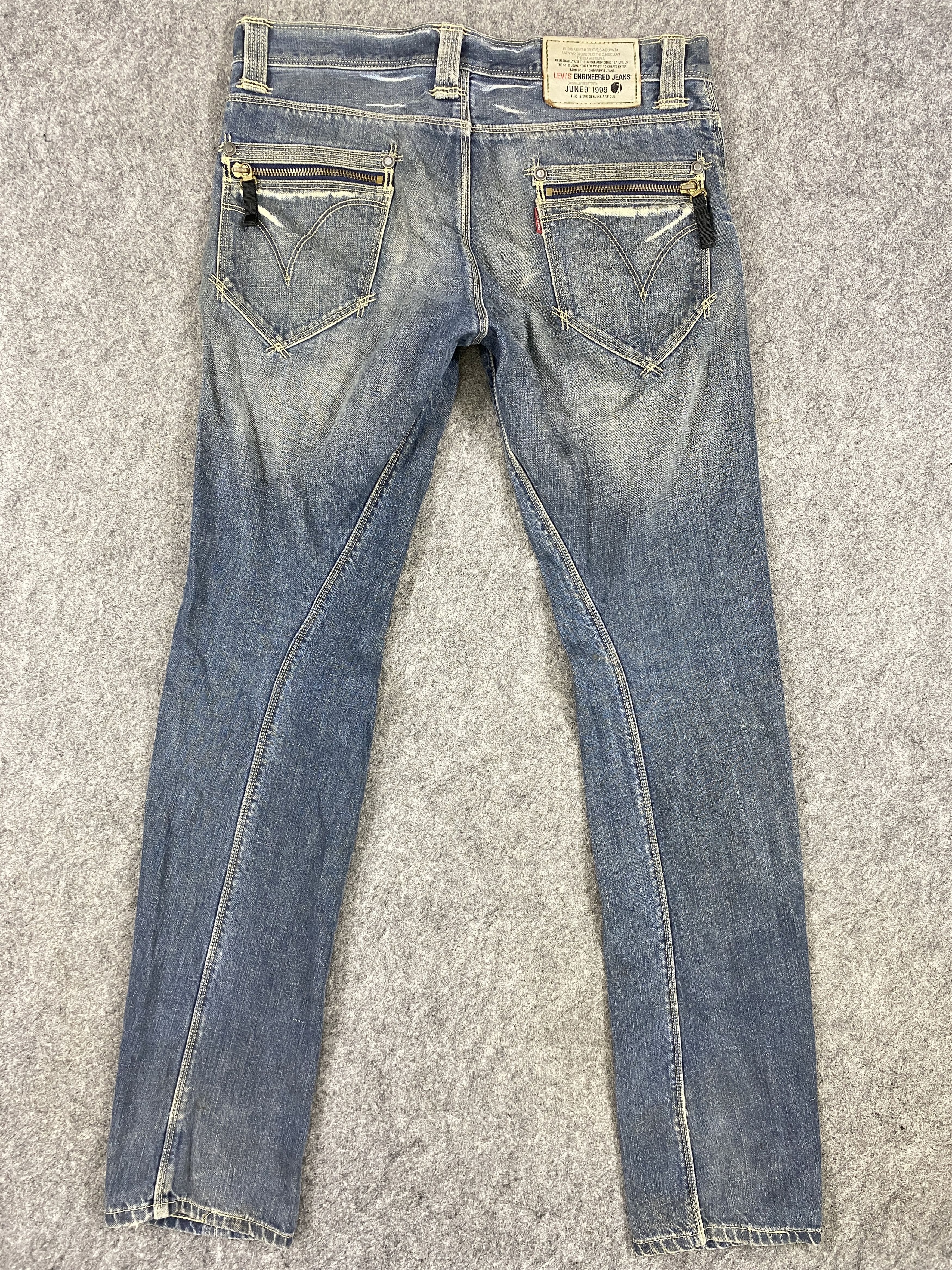 Levi's Blue Distressed Vintage Levi's Engineered 31x32 Denim SJ056 Size US 31 - 2 Thumbnail
