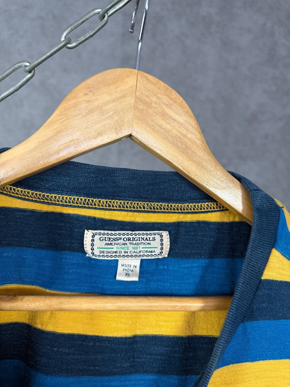 Guess Guess designer crazy center logo tee Size US M / EU 48-50 / 2 - 4 Thumbnail