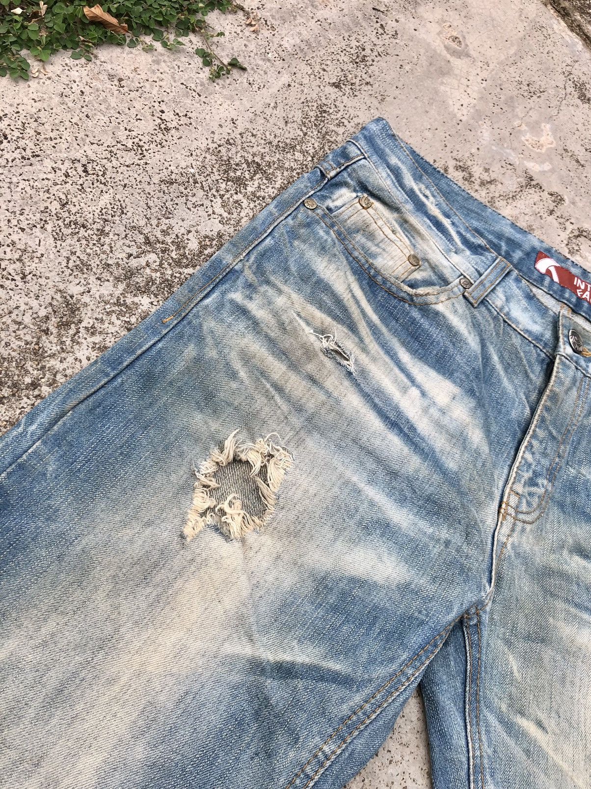 Hypebeast INTERFACE WASHED BLUE DISTRESSED DENIM Size US 32 / EU 48 - 4 Thumbnail