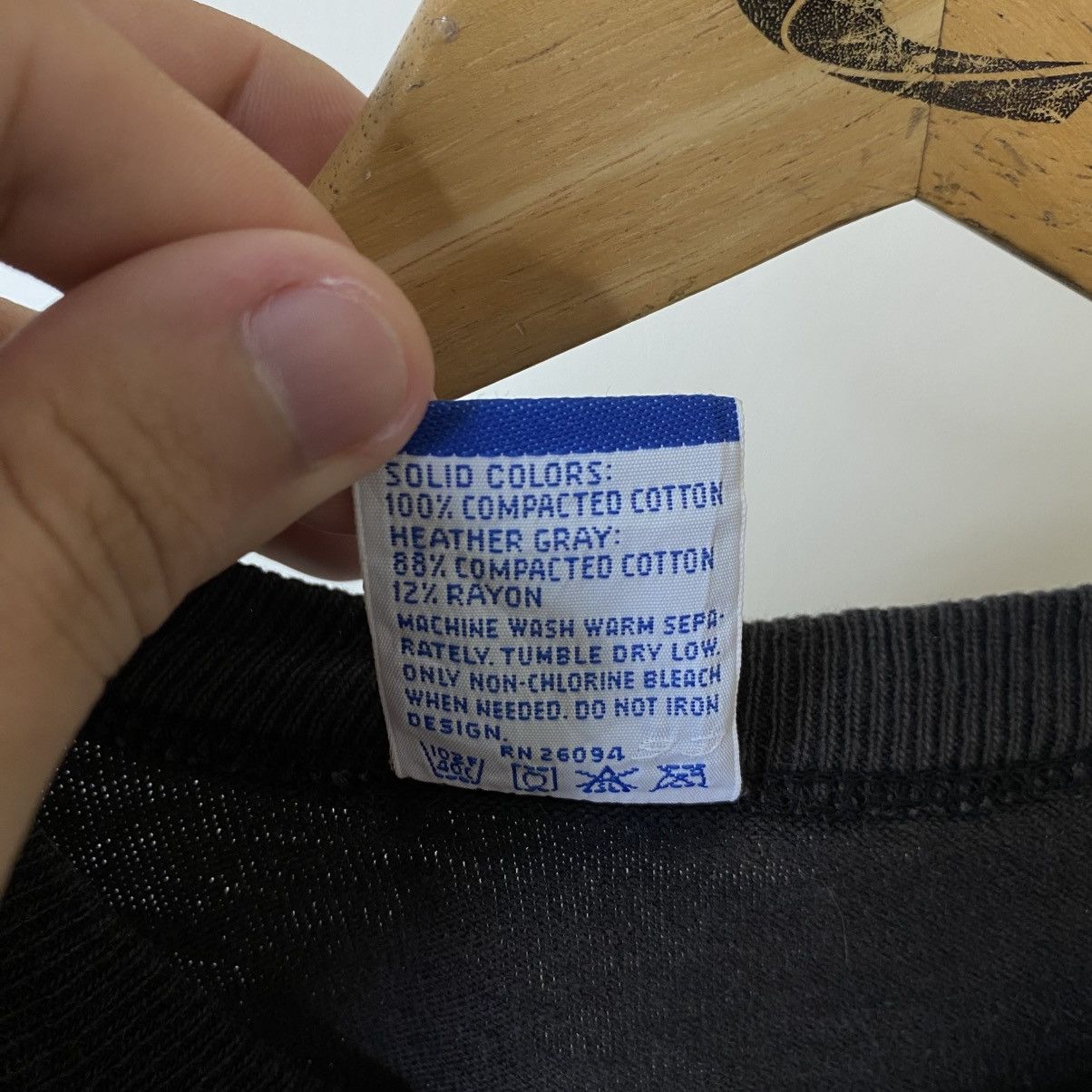 Champion Vintage 90s Champion Essential Small Script Crewneck Tshirt Size US S / EU 44-46 / 1 - 5 Thumbnail