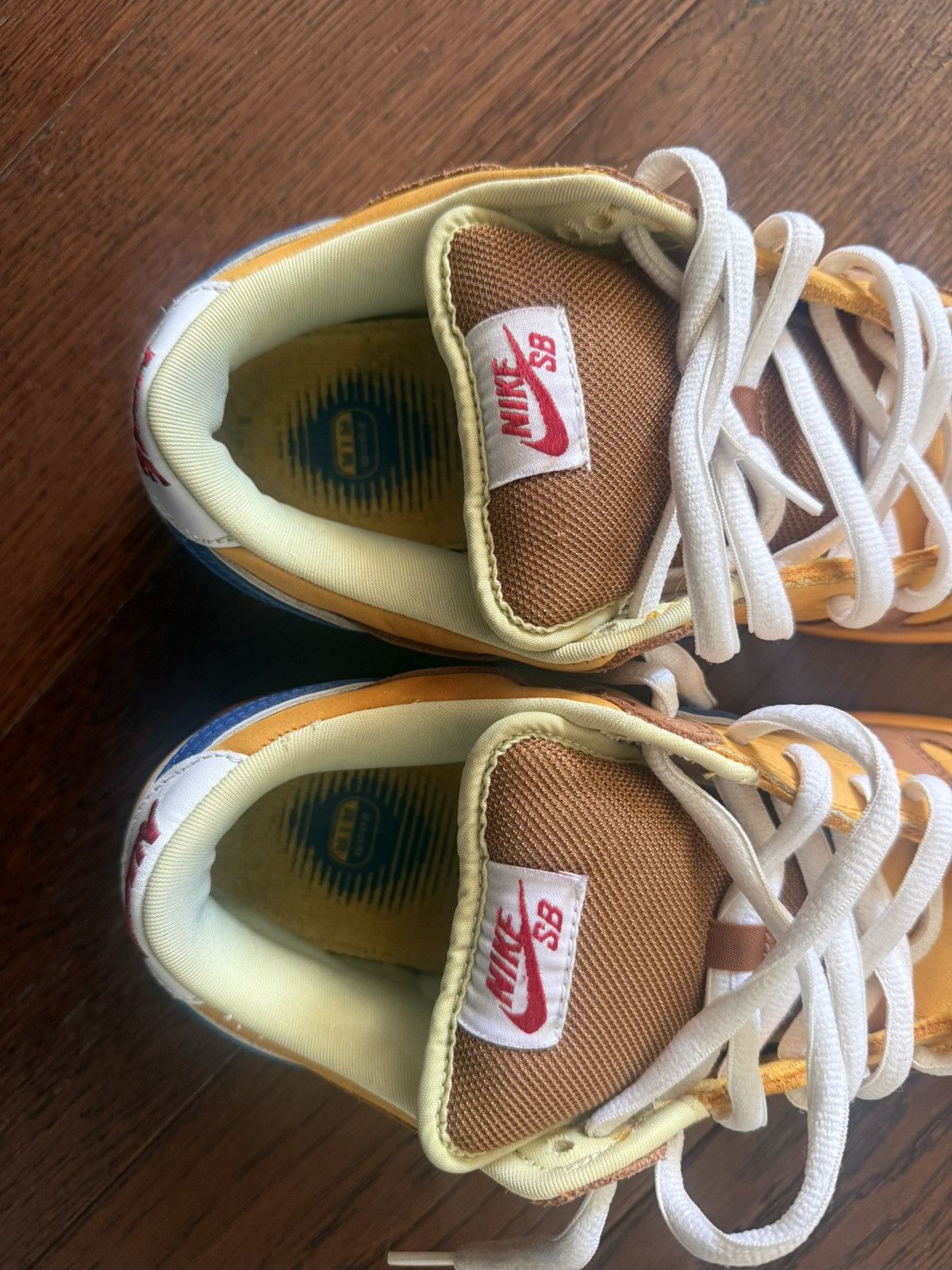 Nike SB Nike Dunk Sb Low Newcastle Brown Ale Size US 9.5 / EU 42-43 - 5 Thumbnail