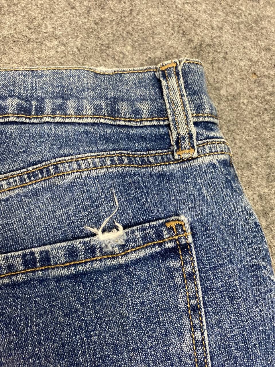 Old Navy old navy boyfriend cut mid rise distressed denim Size US 36 / EU 52 - 4 Thumbnail