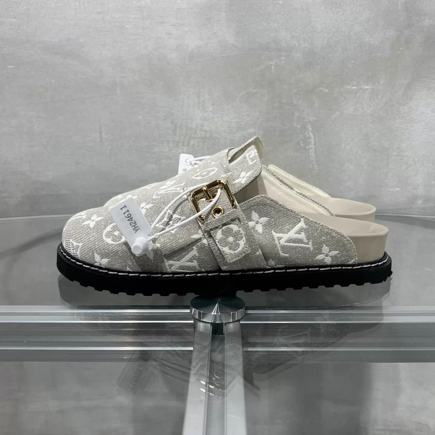 Louis Vuitton LV cosy gray all over print Birkenstock UK3/37 Size US 6.5 / IT 36.5 - 3 Thumbnail