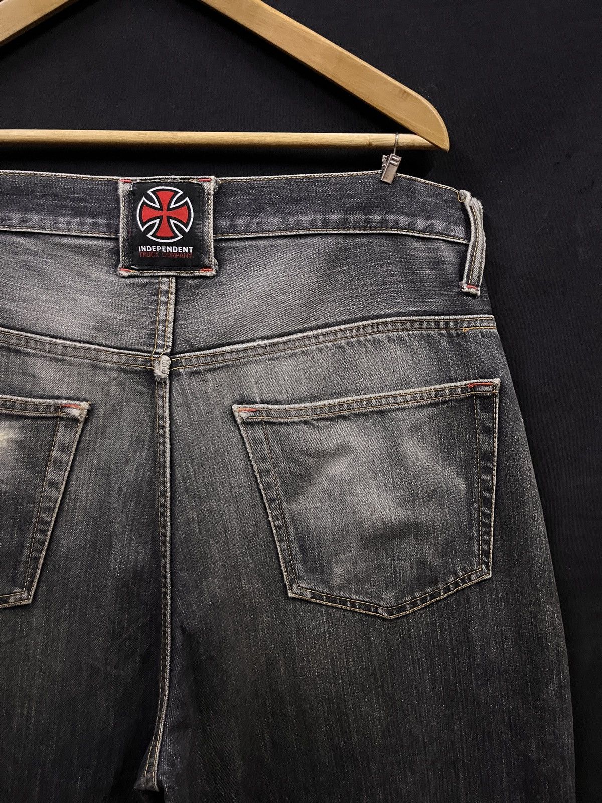 Independent Truck Co. VINTAGE BAGGY JEANS INDEPENDENT TRUCK COMPANY Size US 37 - 2 Thumbnail