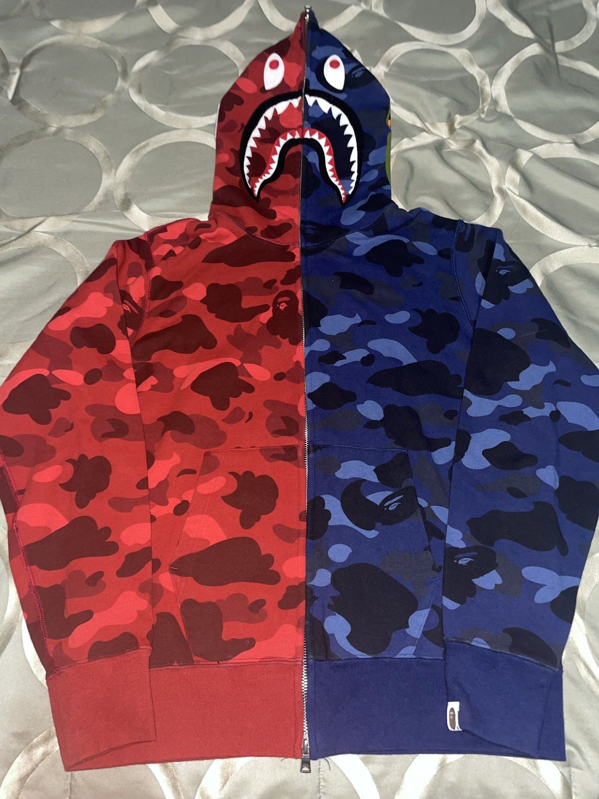 Bape Bape half red camo blue camo shark hoodie S Size US S / EU 44-46 / 1 - 1 Thumbnail
