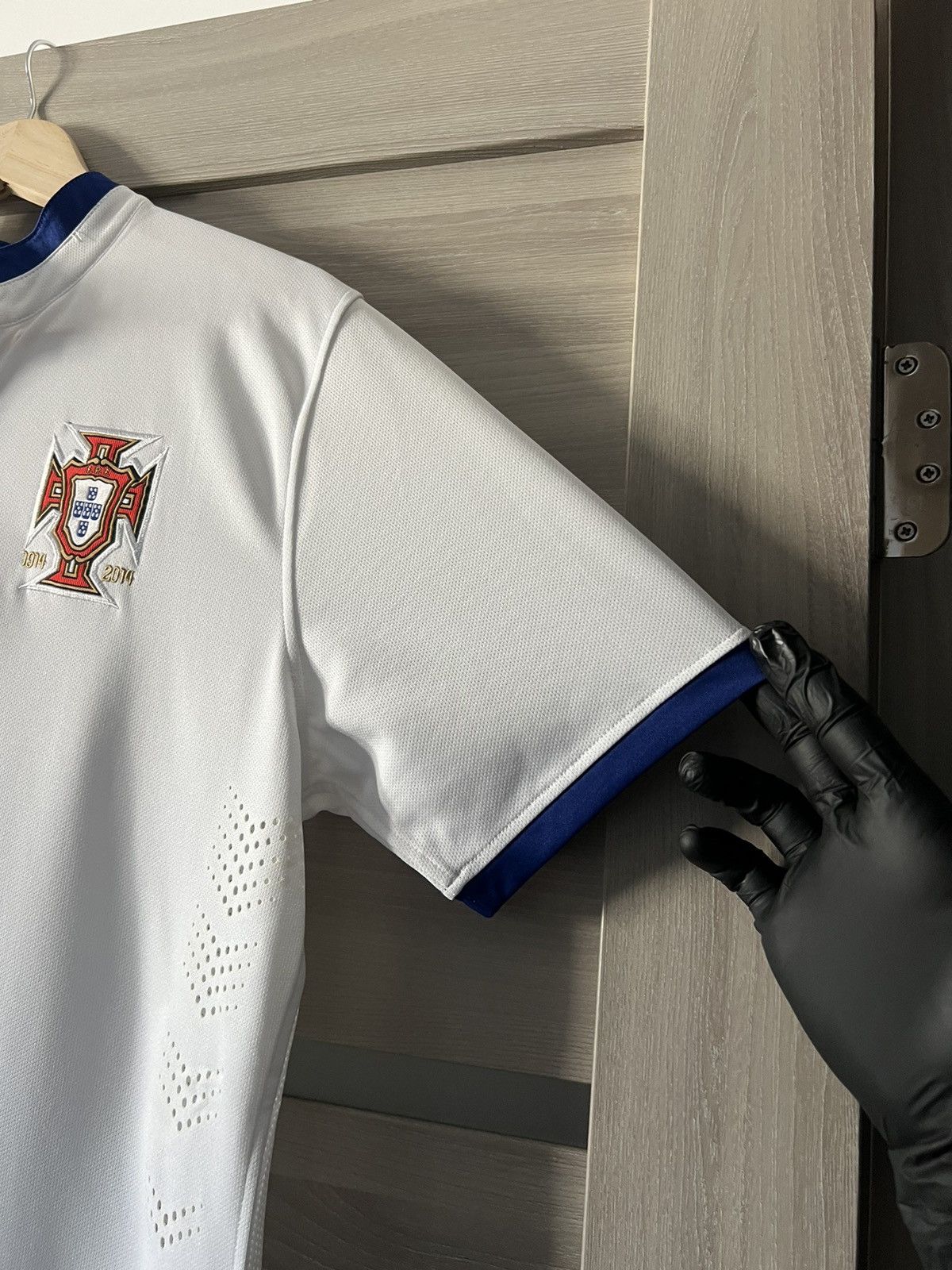 Nike Nike Portugal National Team Soccer Jersey White Size US L / EU 52-54 / 3 - 3 Thumbnail