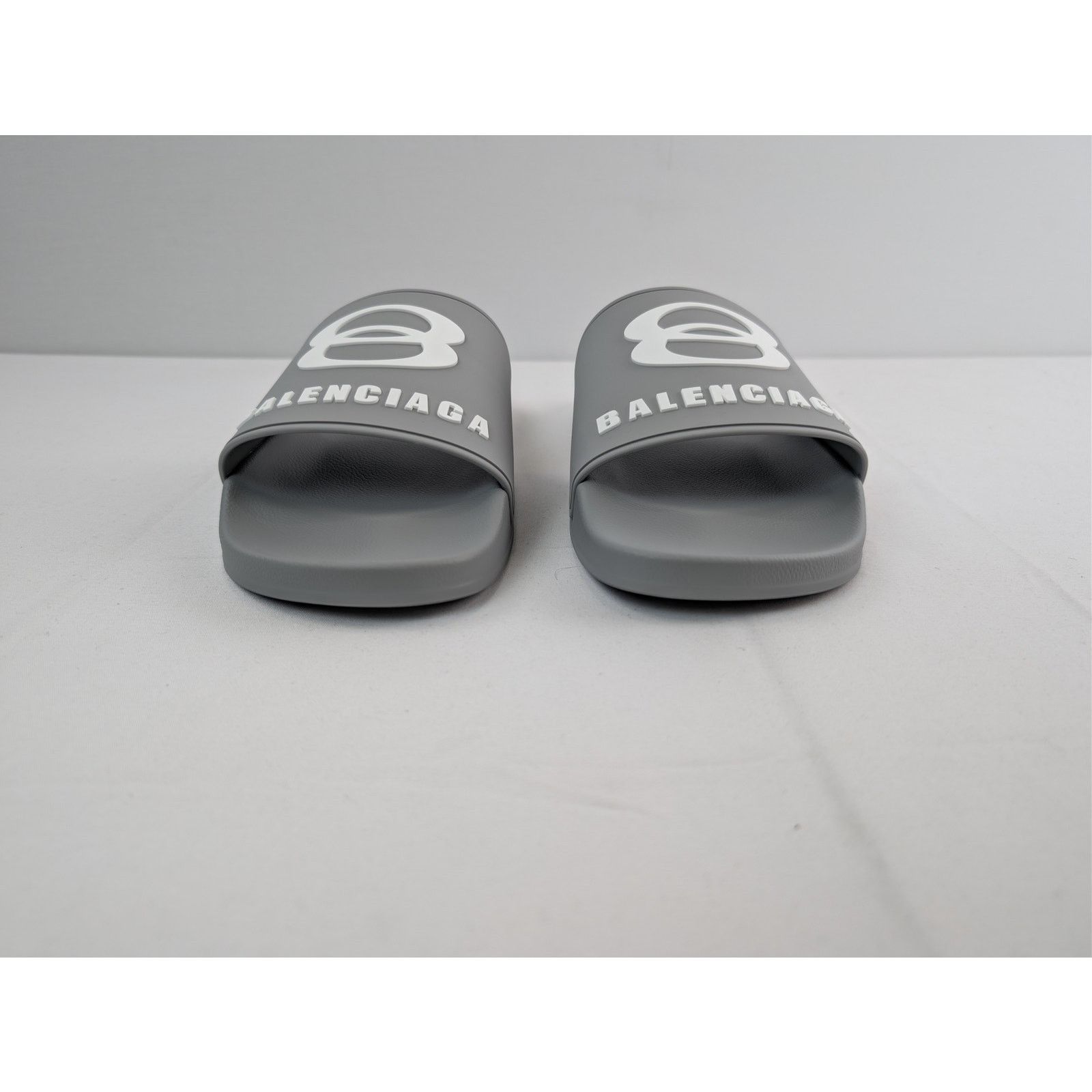 Balenciaga o1rshd1 Logo Pool Slides Slippers in Gray/White Size US 11 / EU 44 - 8 Thumbnail