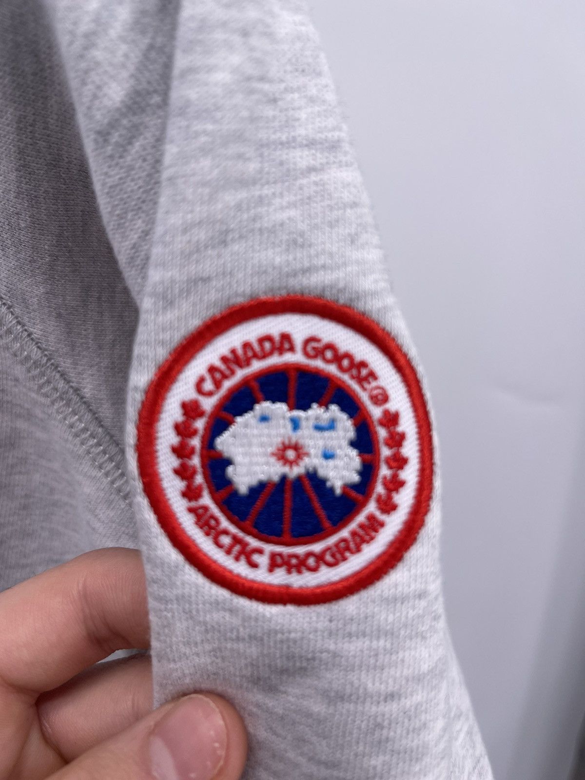 Canada Goose Canada Goose Grey Crewneck Size S Size S / US 4 / IT 40 - 4 Thumbnail