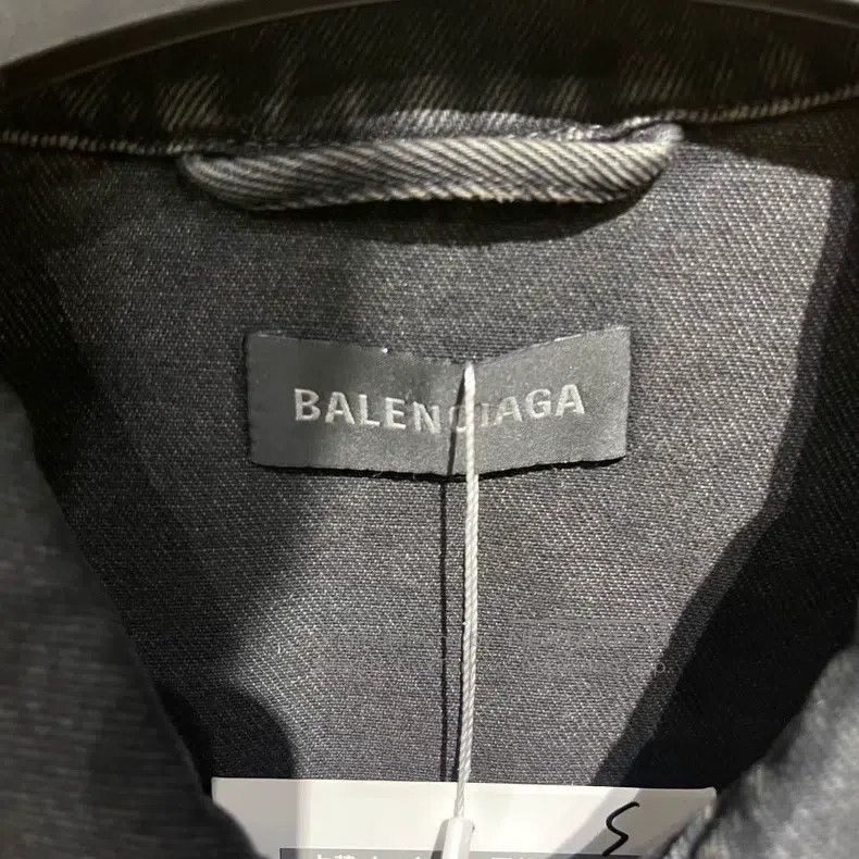 Balenciaga Balenciaga Graffiti double B denim jacket Size US S / EU 44-46 / 1 - 3 Thumbnail