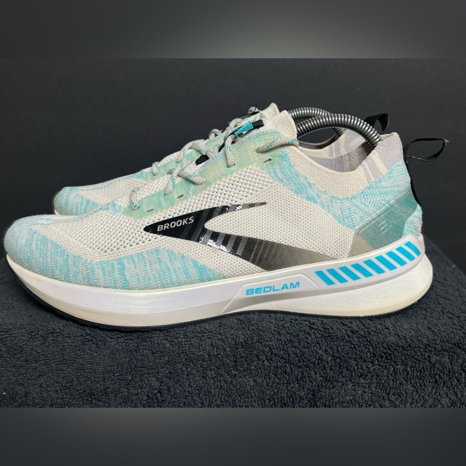 Brooks Brooks Bedlam 3 Men's 9.5 D Medium White Black Aqua Shoes Size US 9.5 / EU 42-43 - 1 Thumbnail