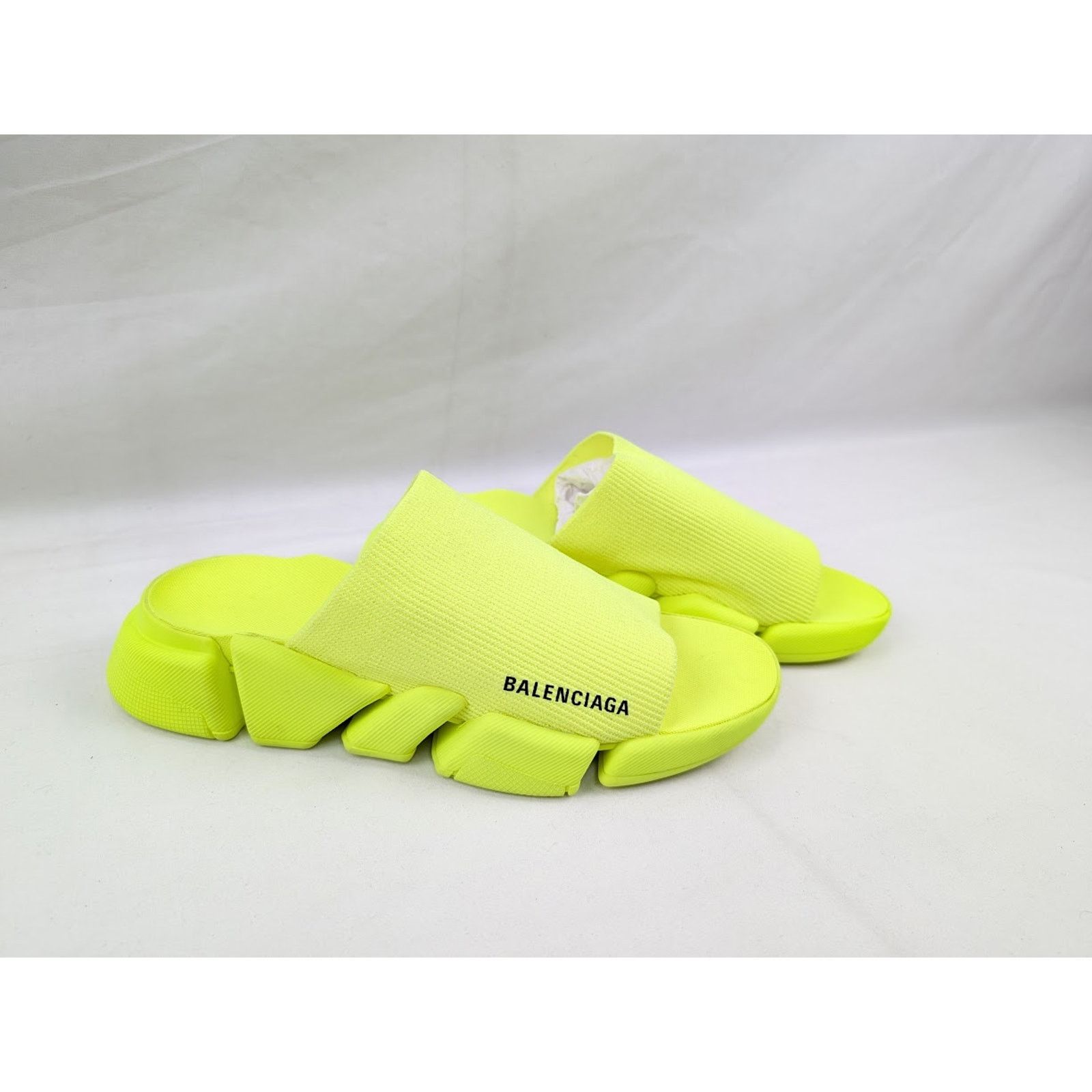 Balenciaga o1rshd1 Speed 2.0 Slides in Fluo Yellow Size US 11 / EU 44 - 12 Thumbnail