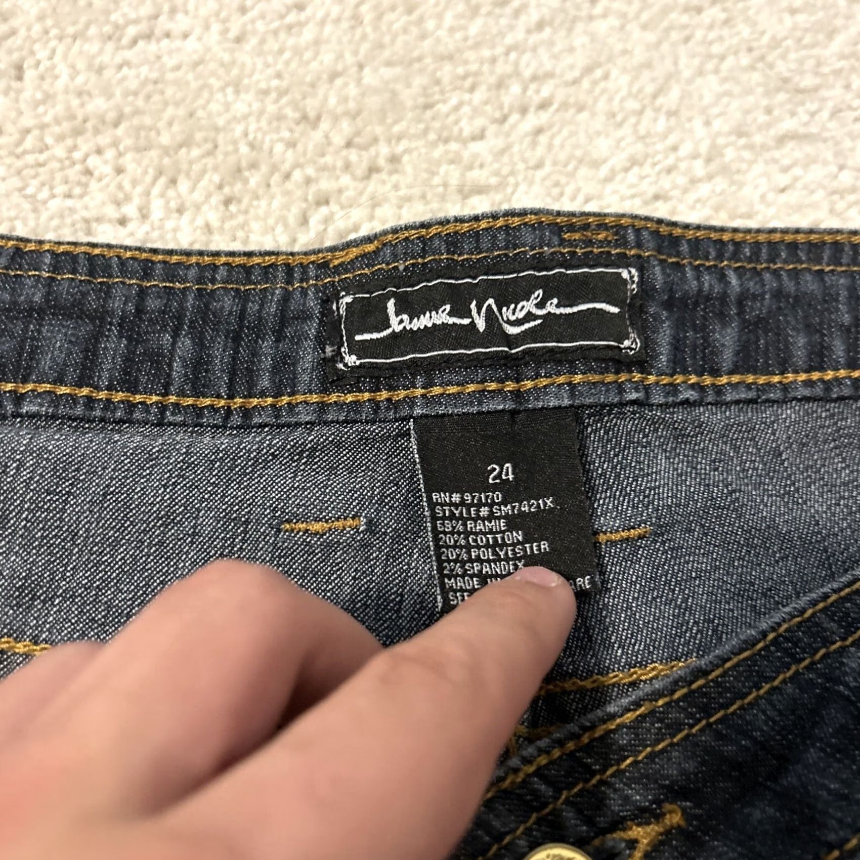 JNCO VINTAGE JNCO Bermuda Shorts Jeans 24 Women Embroidered Jamie Nicole Y2K Art Blue 90s Style Size 42" / US 20 - 6 Thumbnail