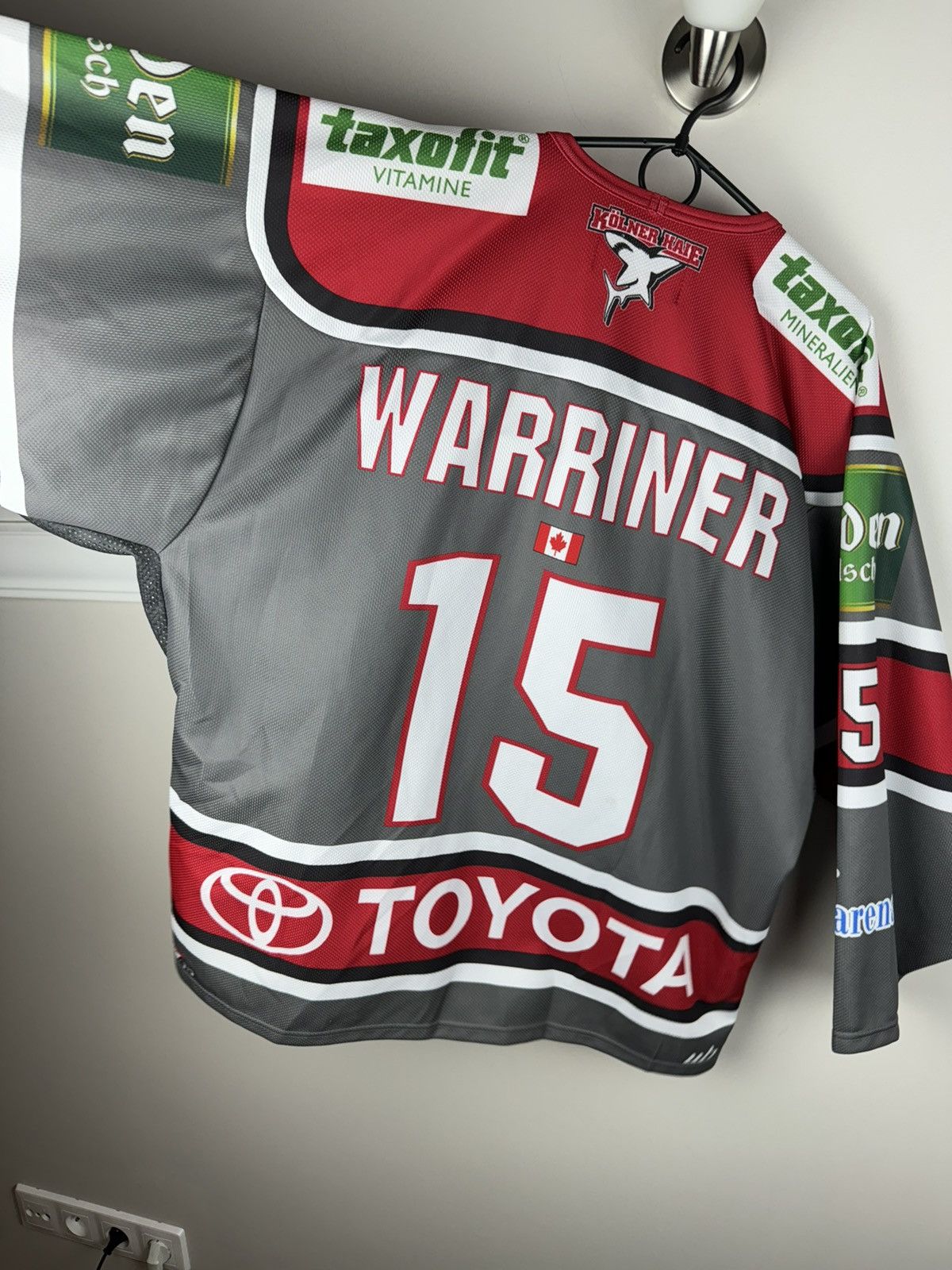 NHL Cologne Sharks jersey 2007/08s Kölne original hokey item Size US L / EU 52-54 / 3 - 3 Thumbnail
