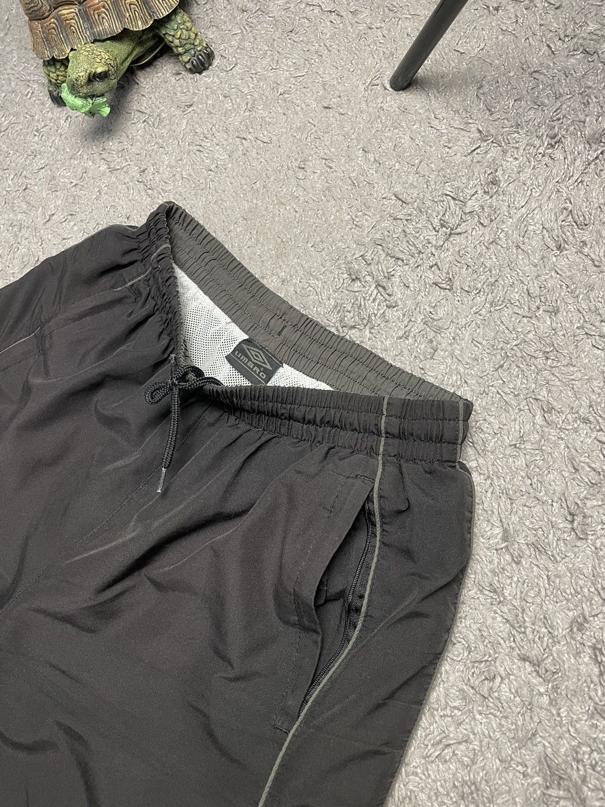 Umbro Vintage Umbro Shorts Size M Size US 32 / EU 48 - 5 Thumbnail