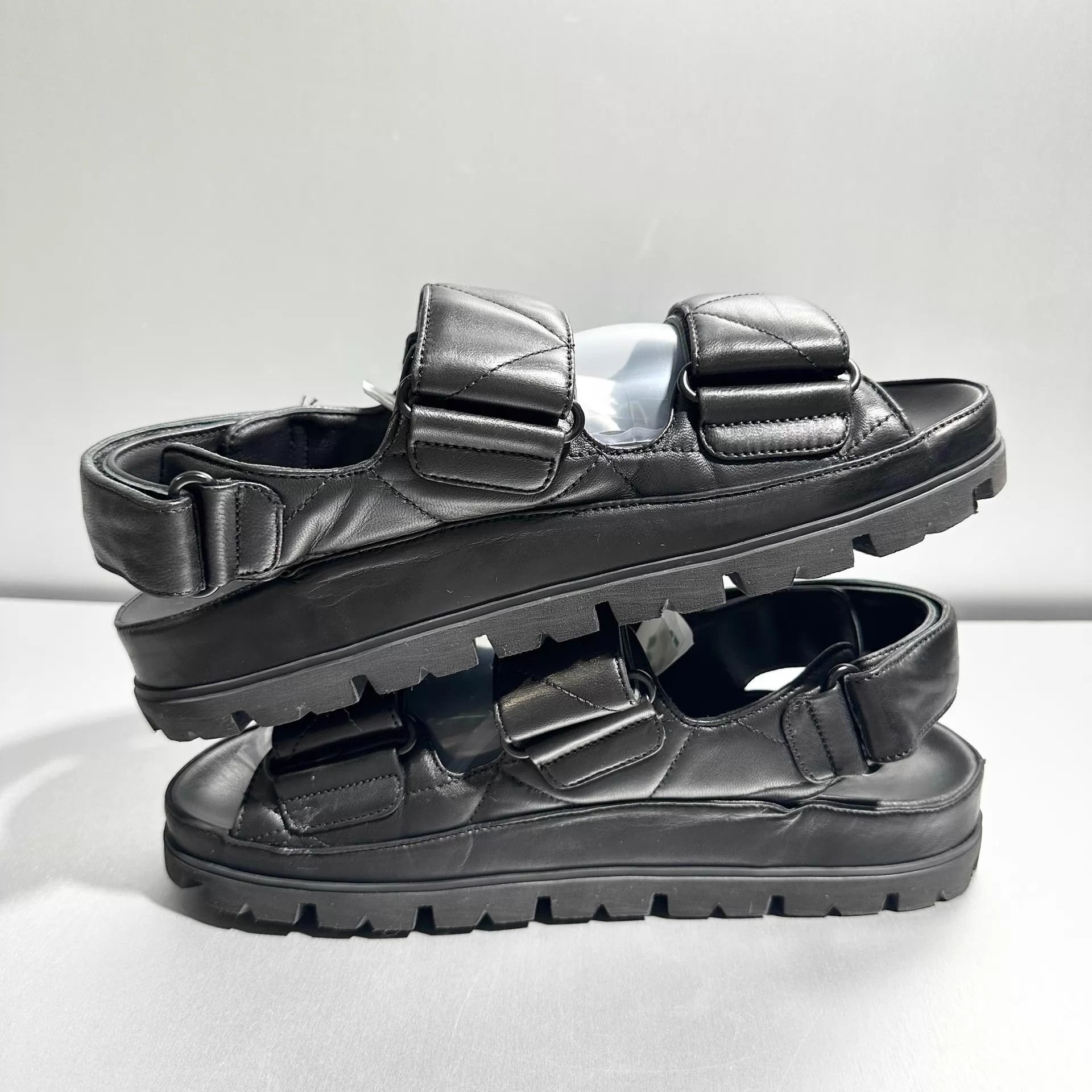Prada Prada black velcro beach sandals EU 38 Size US 7.5 / IT 37.5 - 4 Thumbnail