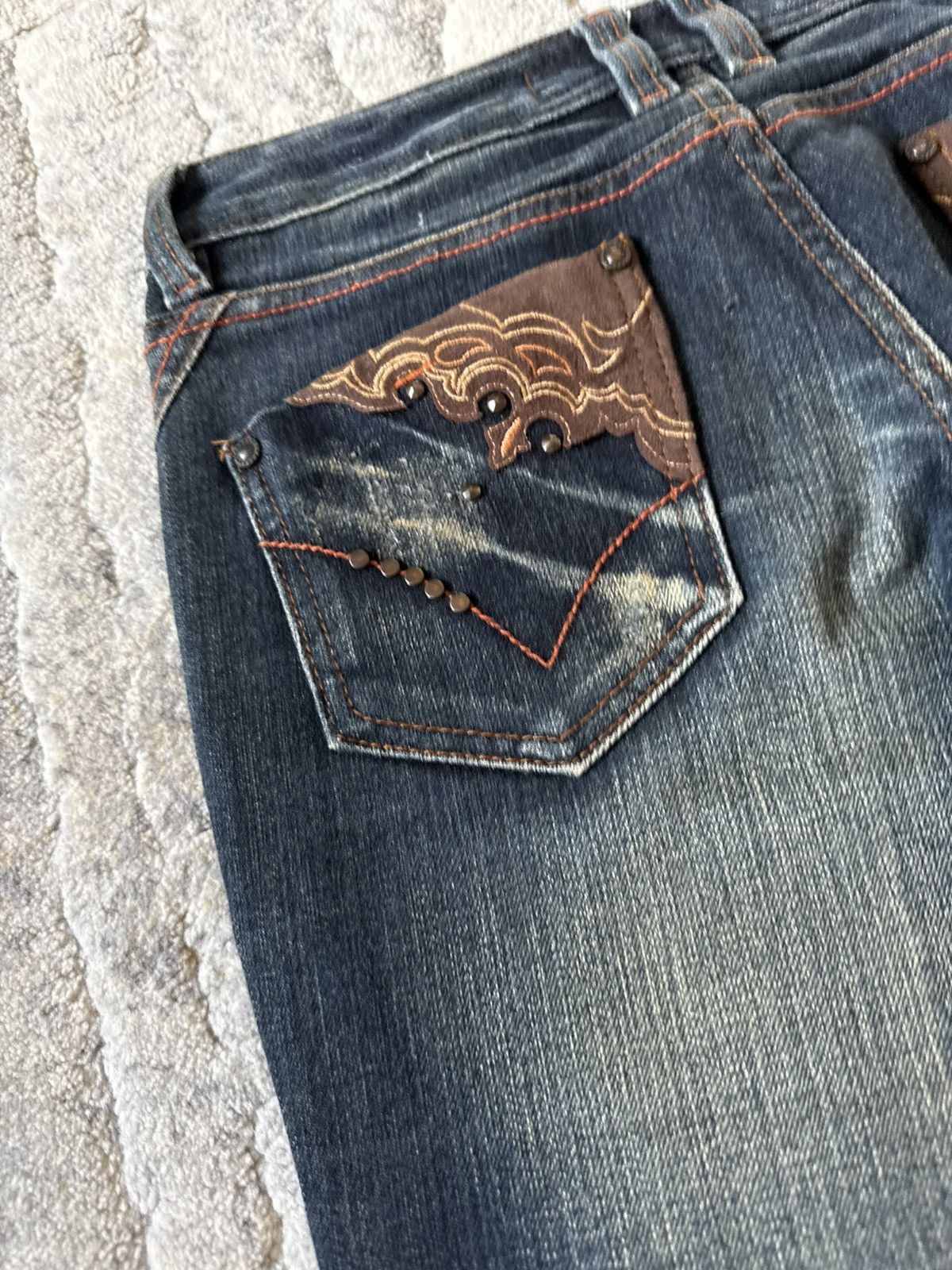 Tornado Mart Tornado Mart Style Studded Tribal Trim Pocket Flared Jeans Size US 27 - 15 Thumbnail