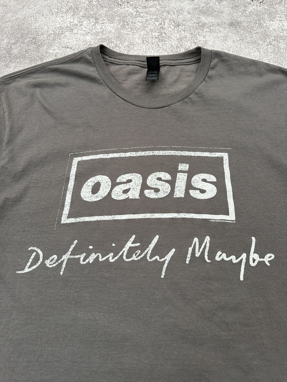Band Tees Oasis Definitely Maybe T-Shirt Men’s Cotton Size L 2024 Size US L / EU 52-54 / 3 - 3 Thumbnail