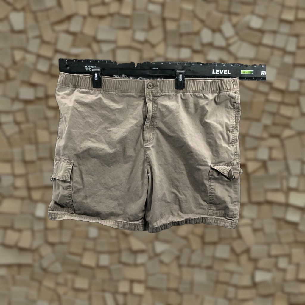 Croft & Barrow Croft & Barrow Cargo Shorts Mens Size 44 Mid Rise Medium Wash Beige Size US 44 / EU 60 - 1 Thumbnail