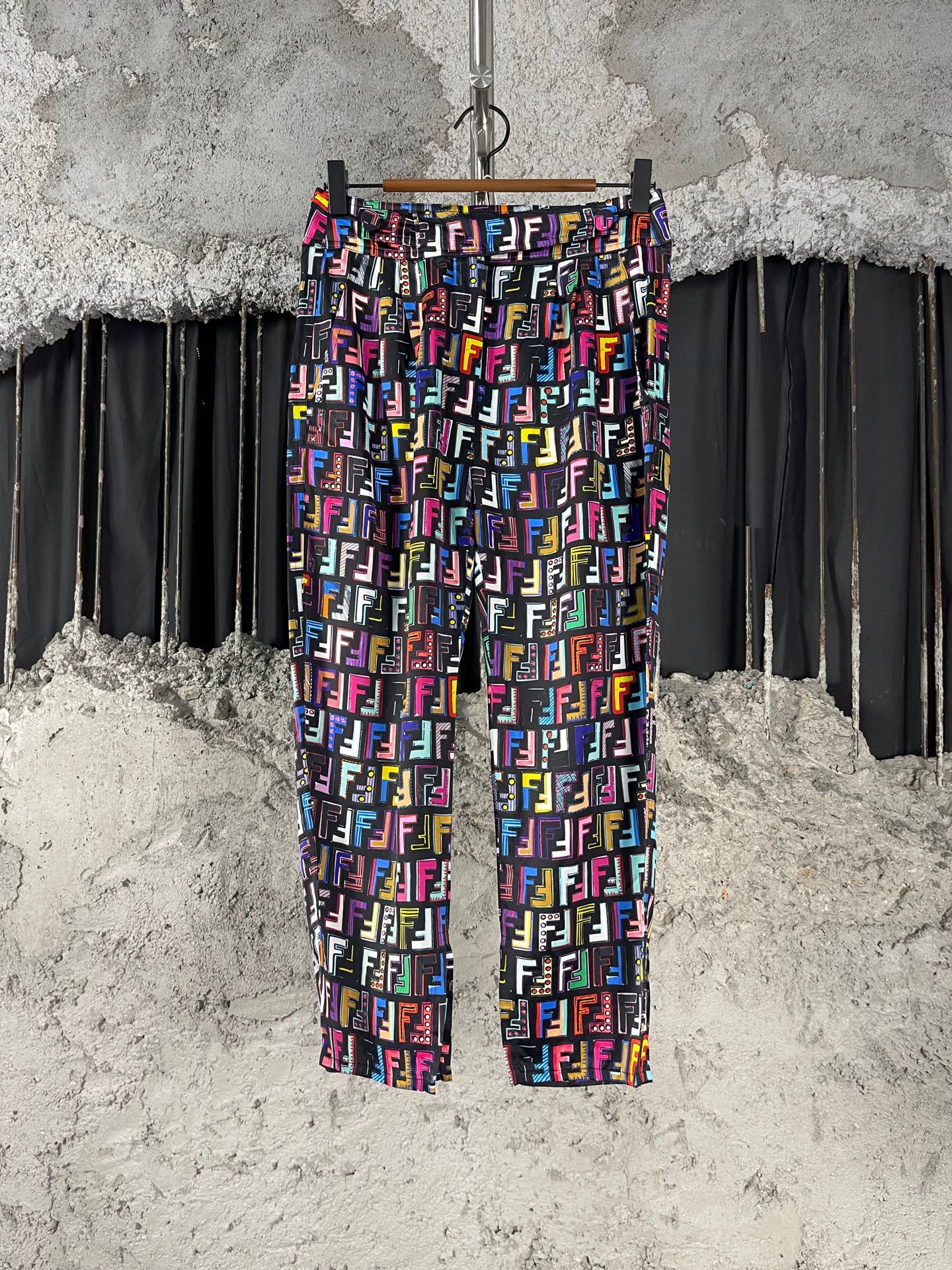 Fendi Fendi FF Monogram Pants 36 New Size 25" / US 0 / IT 36 - 1 Thumbnail