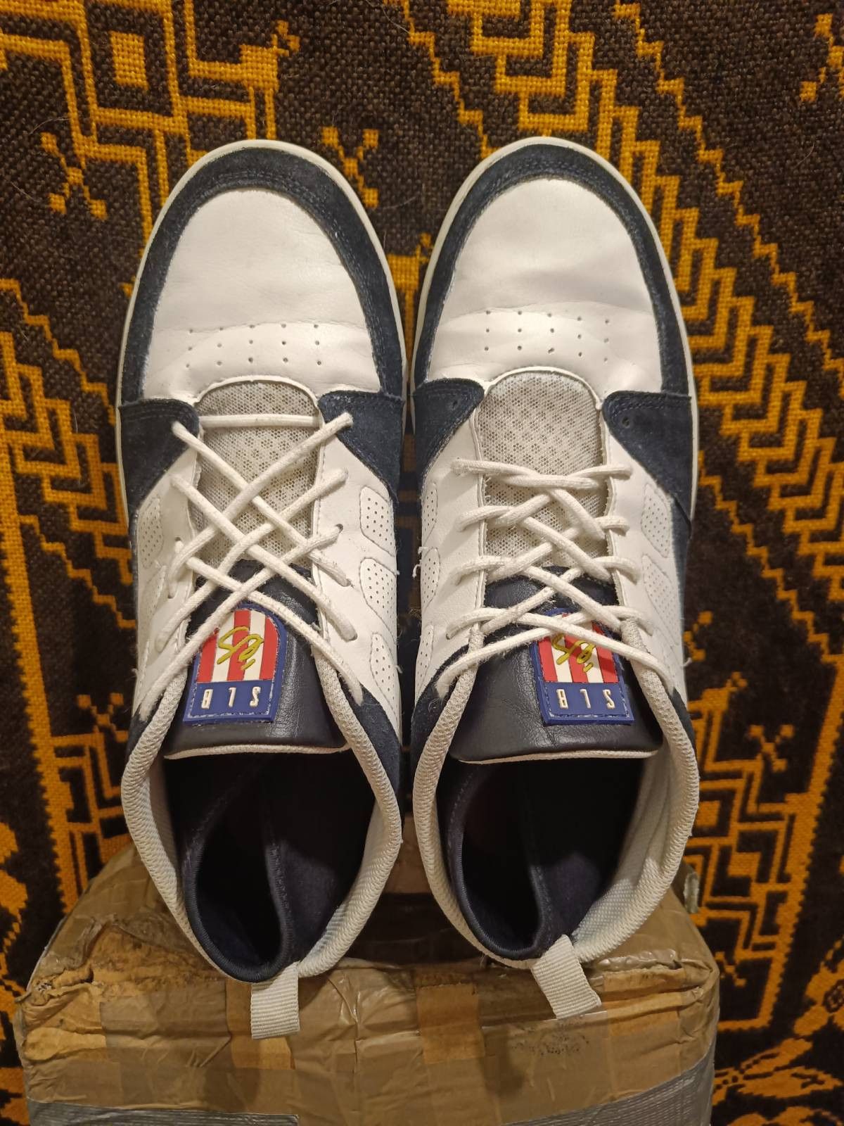 eS éS SLB Mid OG (White/Black) – Ultra-Rare 2017 Reissue Size US 11 / EU 44 - 1 Thumbnail
