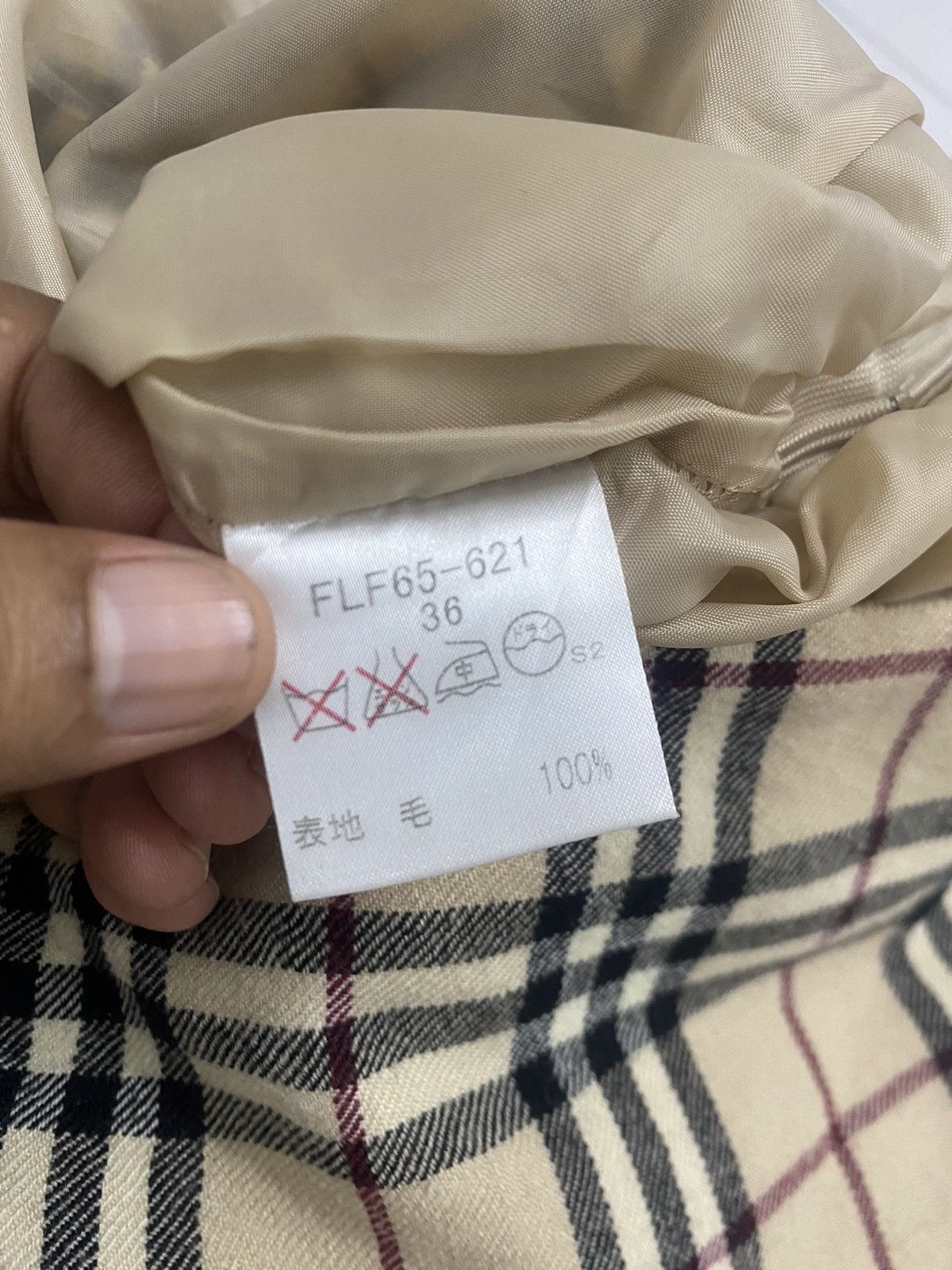 Burberry VINTAGE BURBERRY LONDON BEIGE CHECKERED WOOL MINI SKIRT Size 25" / US 0 / IT 36 - 4 Thumbnail