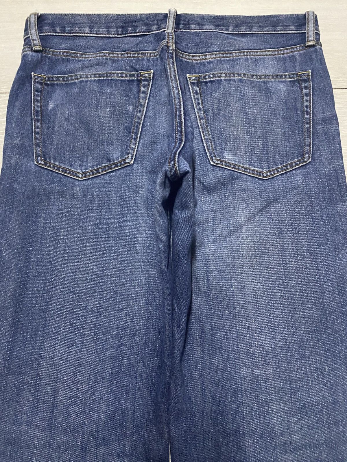 Uniqlo Vintage uniqlo Blue Wash Distressed Loose Jeans Size US 35 - 2 Thumbnail