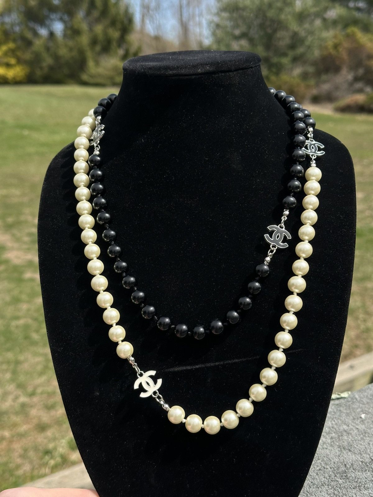 Chanel Chanel Black and White Enamel Pearl Strand Size ONE SIZE - 2 Thumbnail