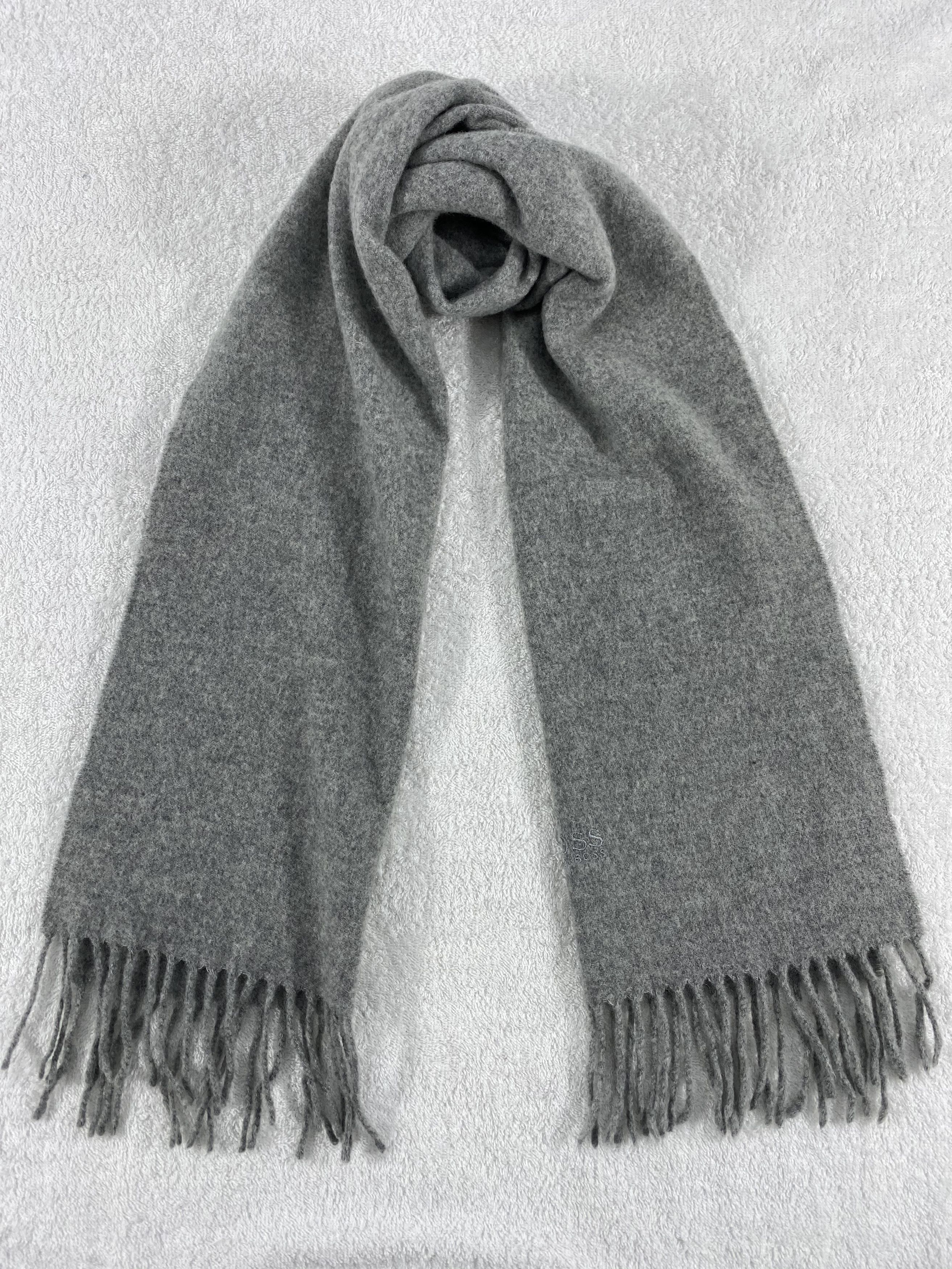 Hugo Boss Vintage Hugo Boss Scarf/Muffler/Neckwear MF743 Size ONE SIZE - 1 Thumbnail