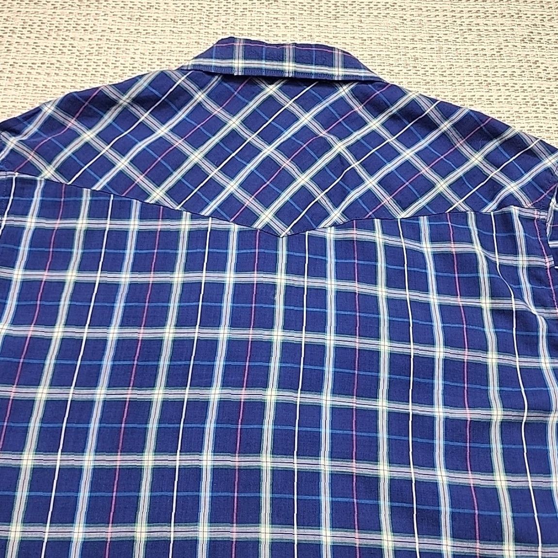 Wrangler VINTAGE Wrangler Pearl Snap Shirt X Long Tails Blue Plaid Mens Regular Fit 17 x 35 Shirt Size US XL / EU 56 / 4 - 7 Thumbnail