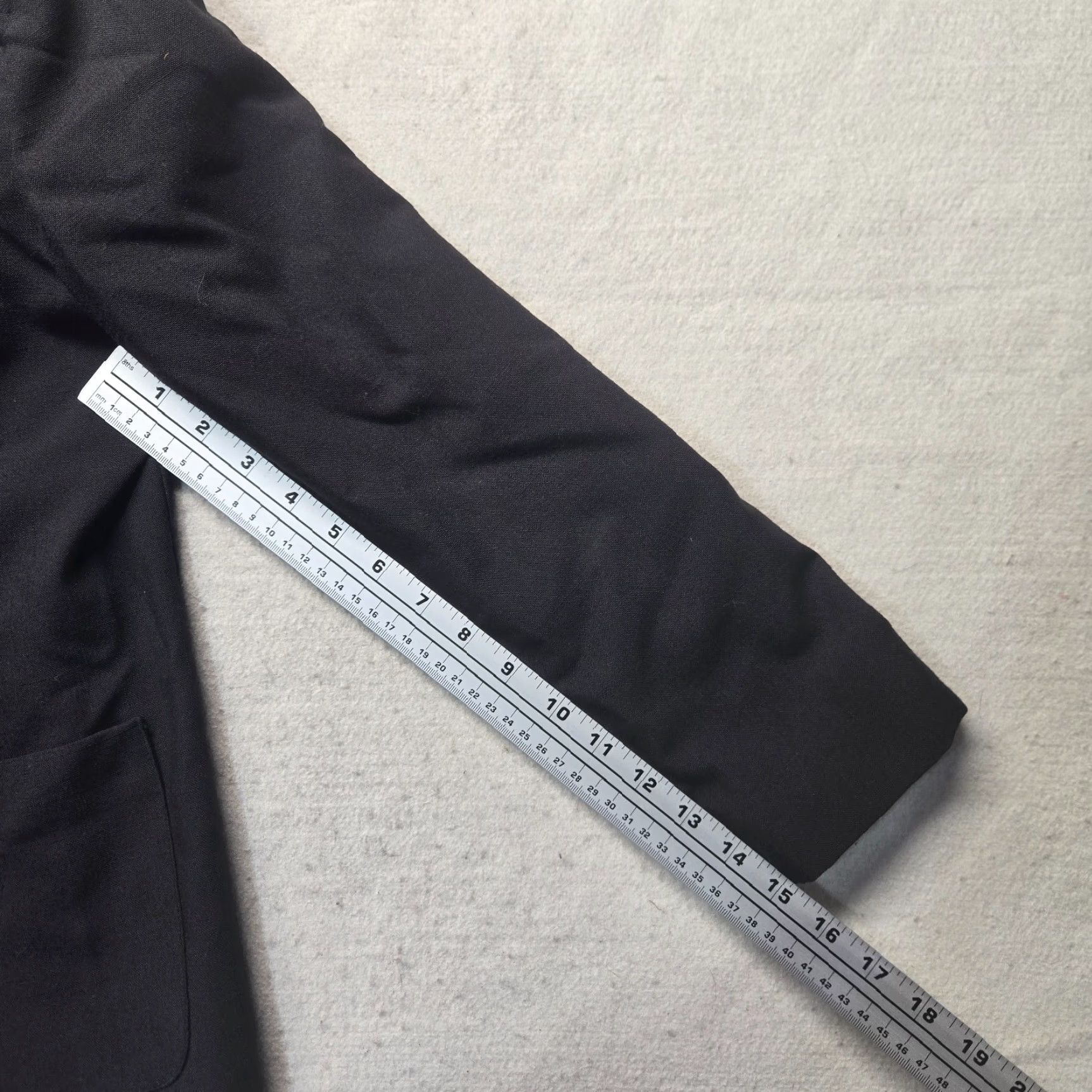 Vintage Requirements Blazer Jacket Women Petite 8P Black Long Sleeve Single Button Shoulder Pads Polyester/Spandex Business Mens? Size M / US 6-8 / IT 42-44 - 6 Thumbnail