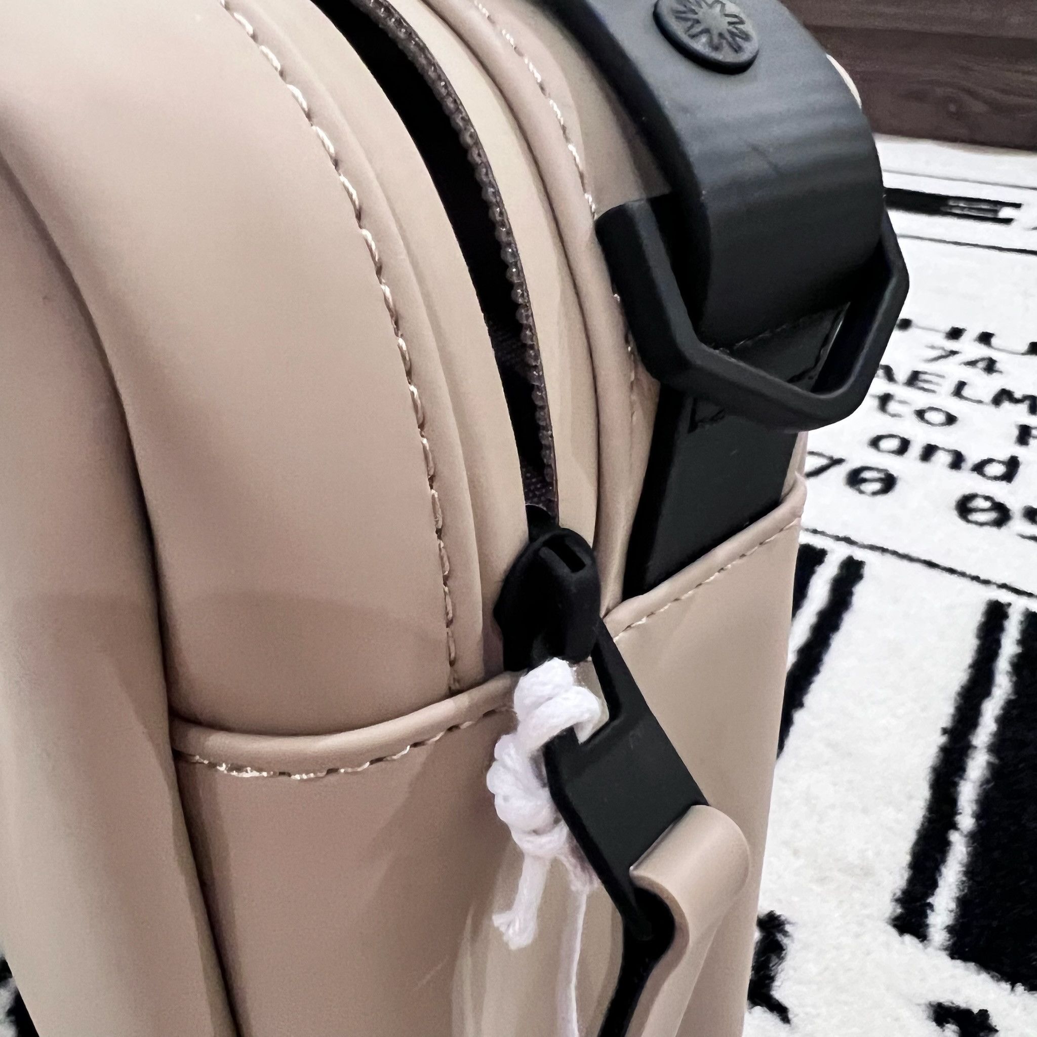 Rains Rains Box Metallic Waterproof Sling/Belt/Crossbody Box Bag Size ONE SIZE - 7 Thumbnail