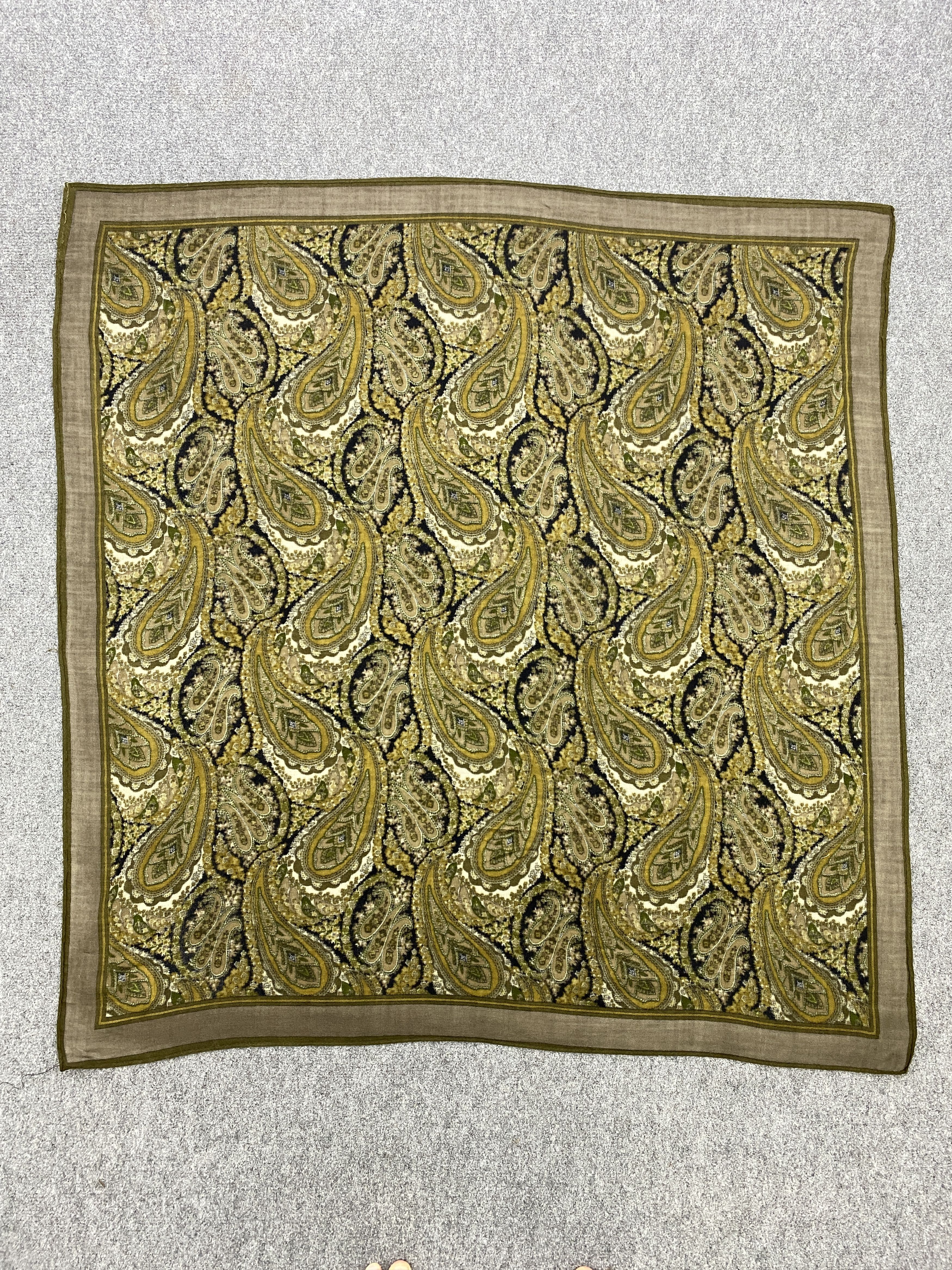 Vintage Paisley Design Wool Shawl Babushka head Scarf SN0042 Size ONE SIZE - 3 Thumbnail