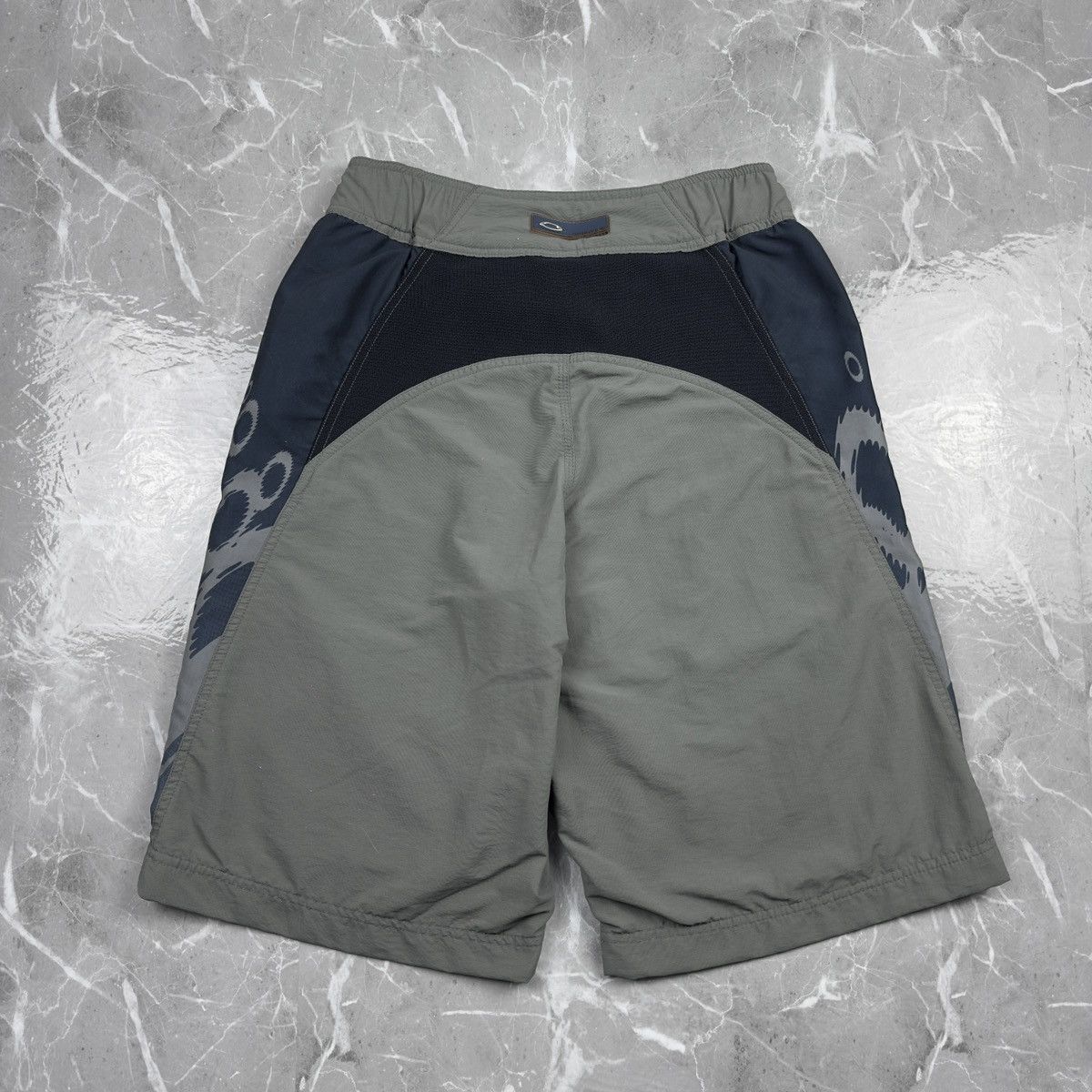 Oakley Archive☠️ Vintage Oakley Monogram Red Tab Shorts Size US 32 / EU 48 - 2 Thumbnail