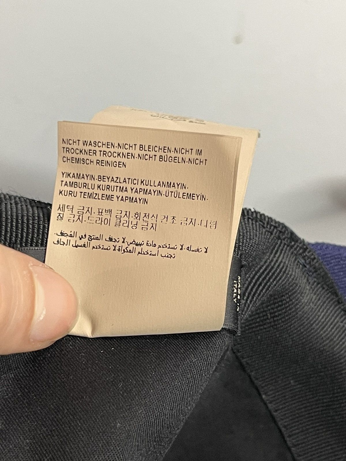 Versace Versace Medusa Logo hat with gold clasp Size ONE SIZE - 10 Thumbnail