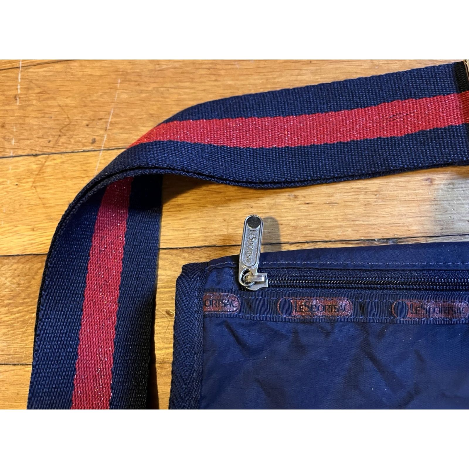 LeSportsac LeSportsac Women's Nylon Messenger Shoulder Bag Navy Red Buckles - Medium - Casual Travel - Nylon Lining Size ONE SIZE - 2 Thumbnail