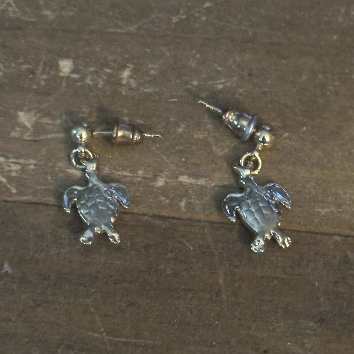 Other Gold tone sea turtle dangle post earrings Size ONE SIZE - 4 Thumbnail