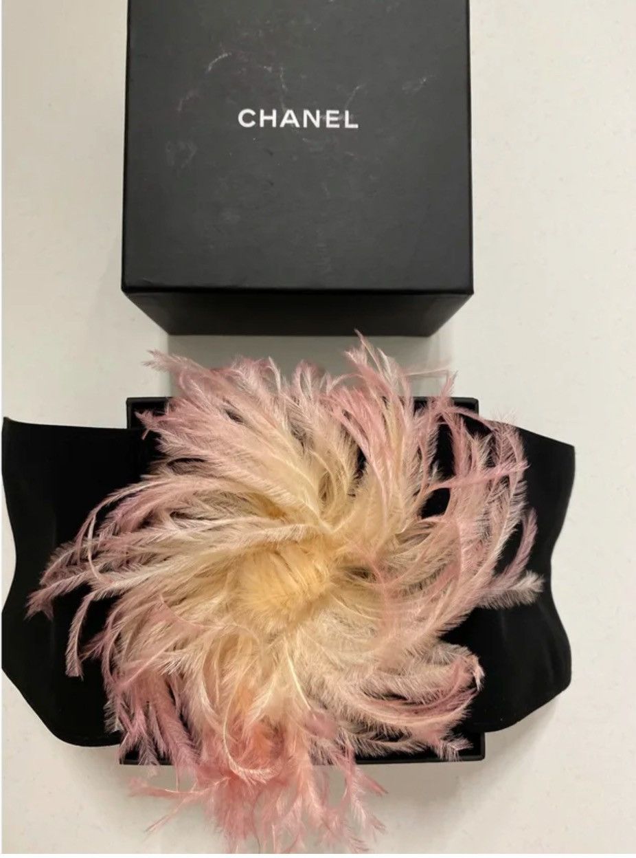 Chanel Brooch Chanel collectible Size ONE SIZE - 9 Thumbnail