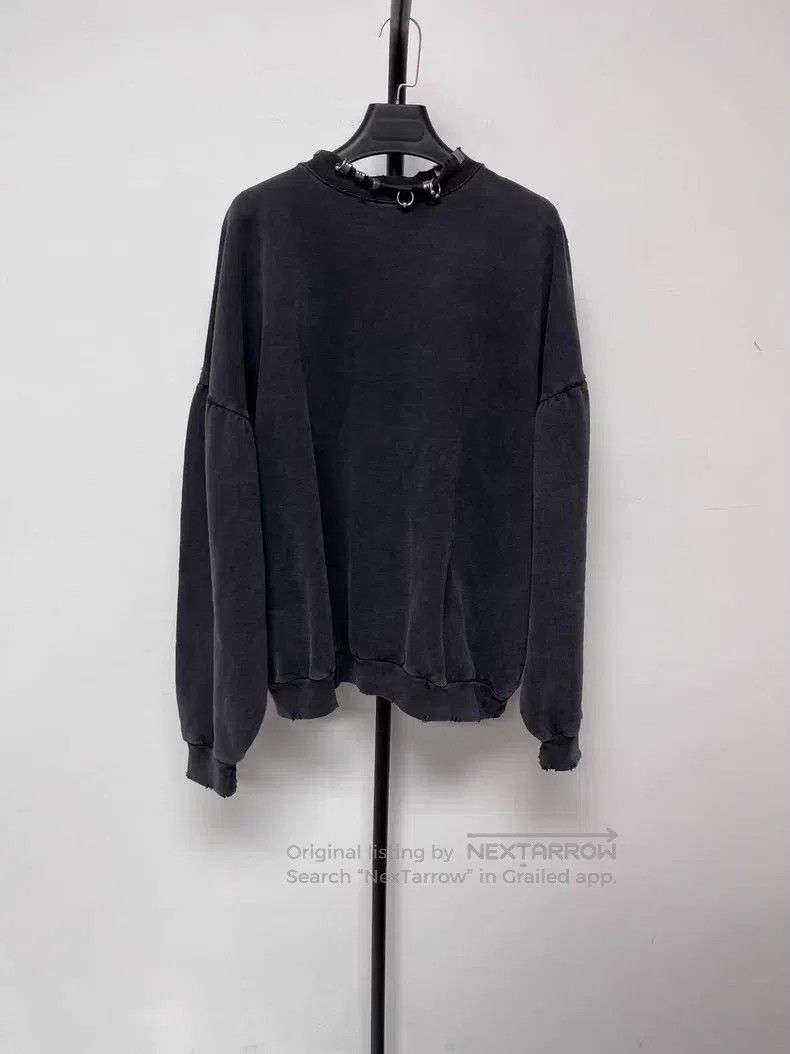 Balenciaga Balenciaga Solid Color Hole-Punched Metal Accessory Round Size US S / EU 44-46 / 1 - 1 Thumbnail