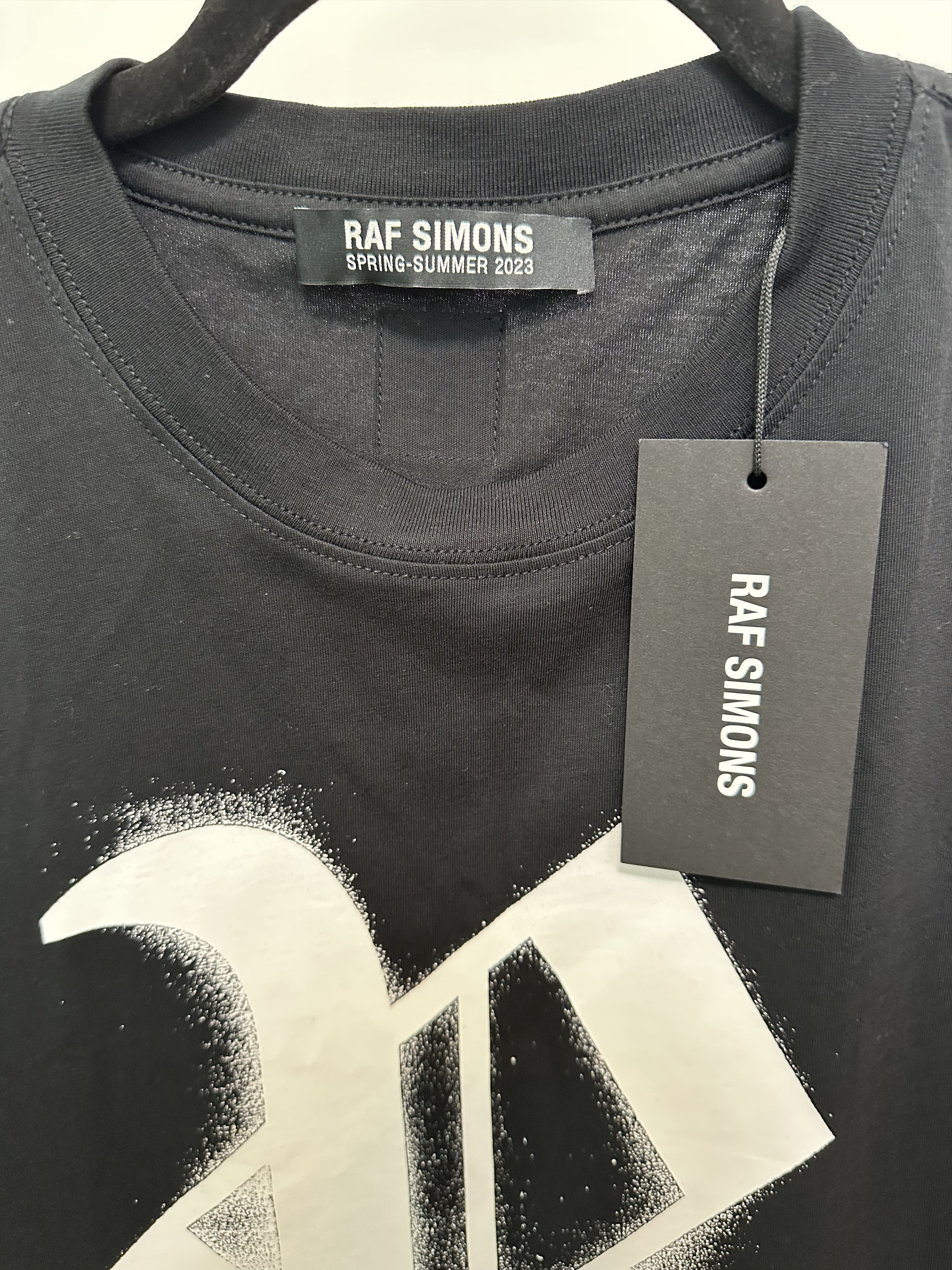 Raf Simons SS23 Raf Simons Big Fit “R Logo” T-Shirt – Black, Size L Size US L / EU 52-54 / 3 - 2 Thumbnail