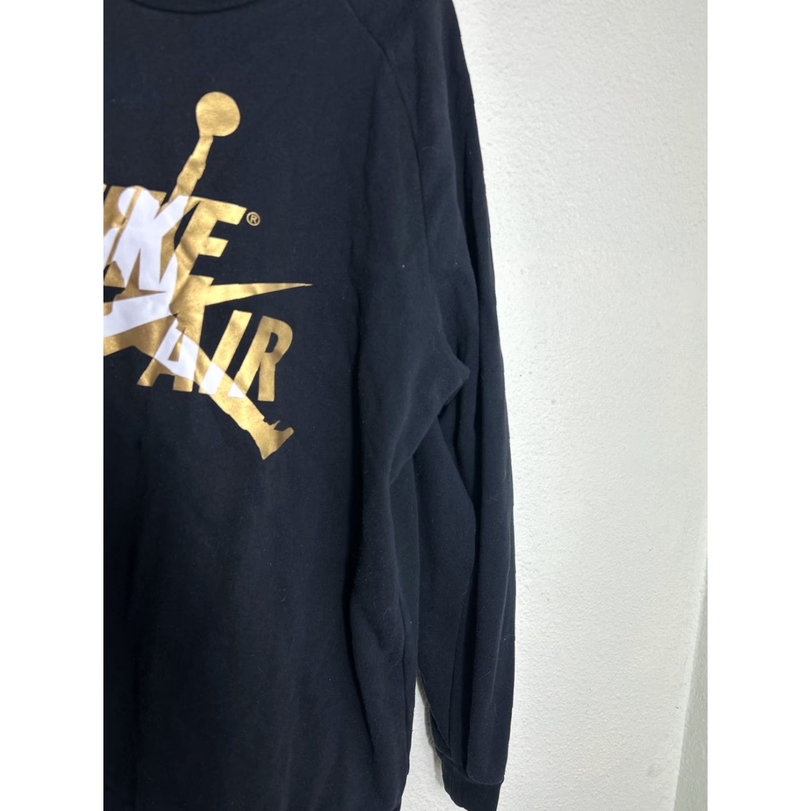 Nike Nike Sweatshirt Men's 2XL Crewneck Jumpman Jordan Air Classic Black/Gold Logo Graphic Print Pullover Regular Fit Size US XXL / EU 58 / 5 - 4 Thumbnail
