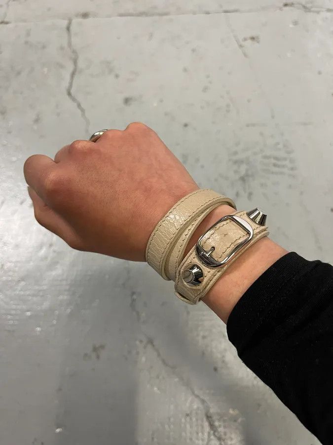 Balenciaga Balenciaga City Beige Studded Leather Bracelet Size ONE SIZE - 1 Thumbnail