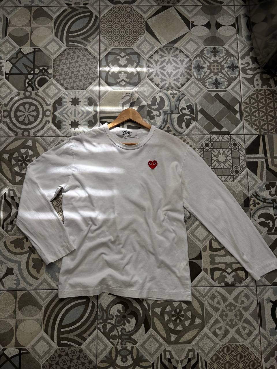 Comme des Garcons Comme des garçons play long sleeve Japanese brand Size XL / US 12-14 / IT 48-50 - 1 Thumbnail