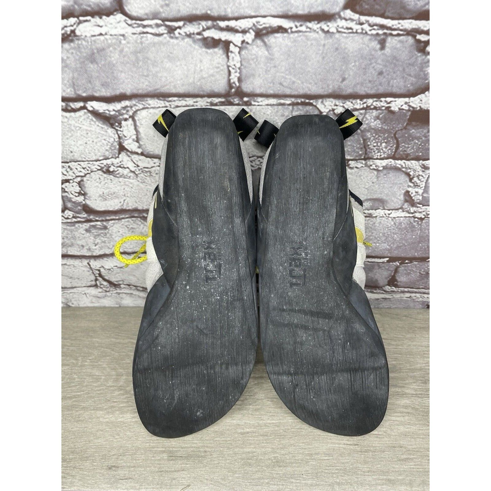 Other Evolv Defy Gray & Yellow Lace Up Climbing Shoes Fog Men Sz 1 Size US 12 / EU 45 - 17 Thumbnail