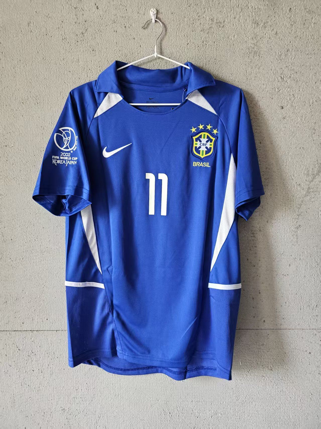 Other Ronaldinho Jersey 2002 Brazil Blue Size US S / EU 44-46 / 1 - 1 Thumbnail