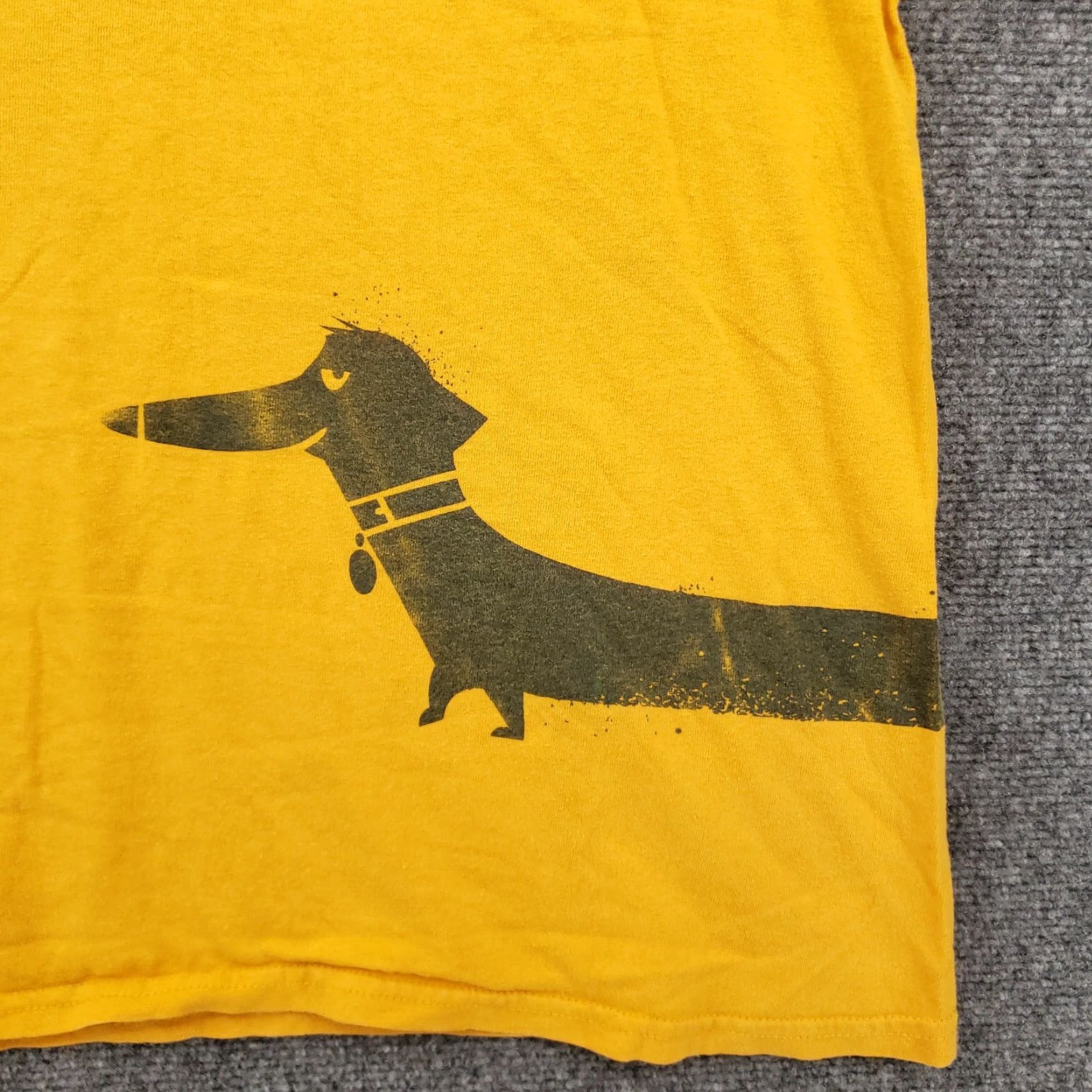 Vintage Universal Studios T-Shirt Mens XL Yellow Wiener Takes All Short Sleeves Cotton Size US XL / EU 56 / 4 - 5 Thumbnail
