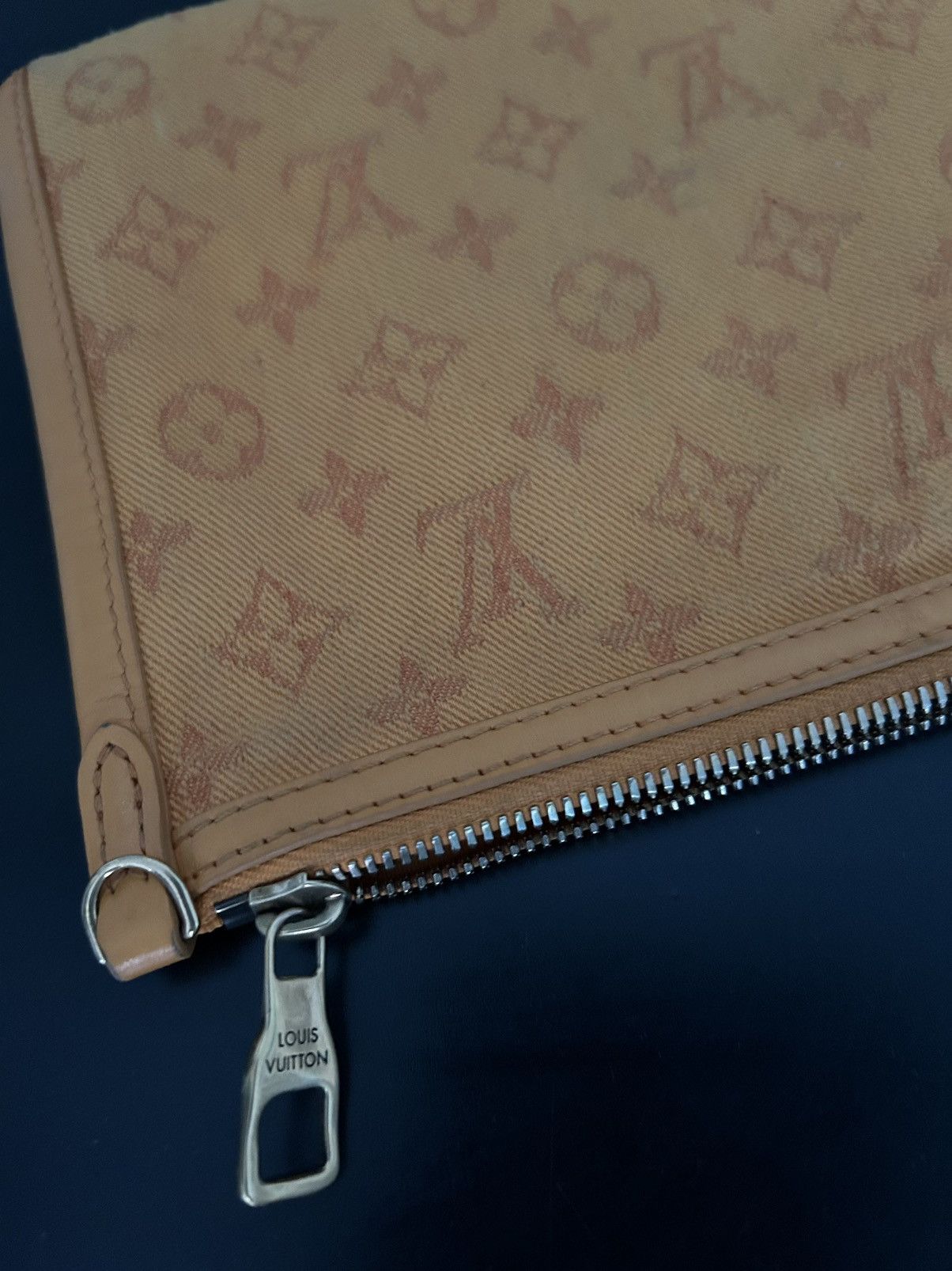 Louis Vuitton Louis Vuitton Pouch Size ONE SIZE - 4 Thumbnail