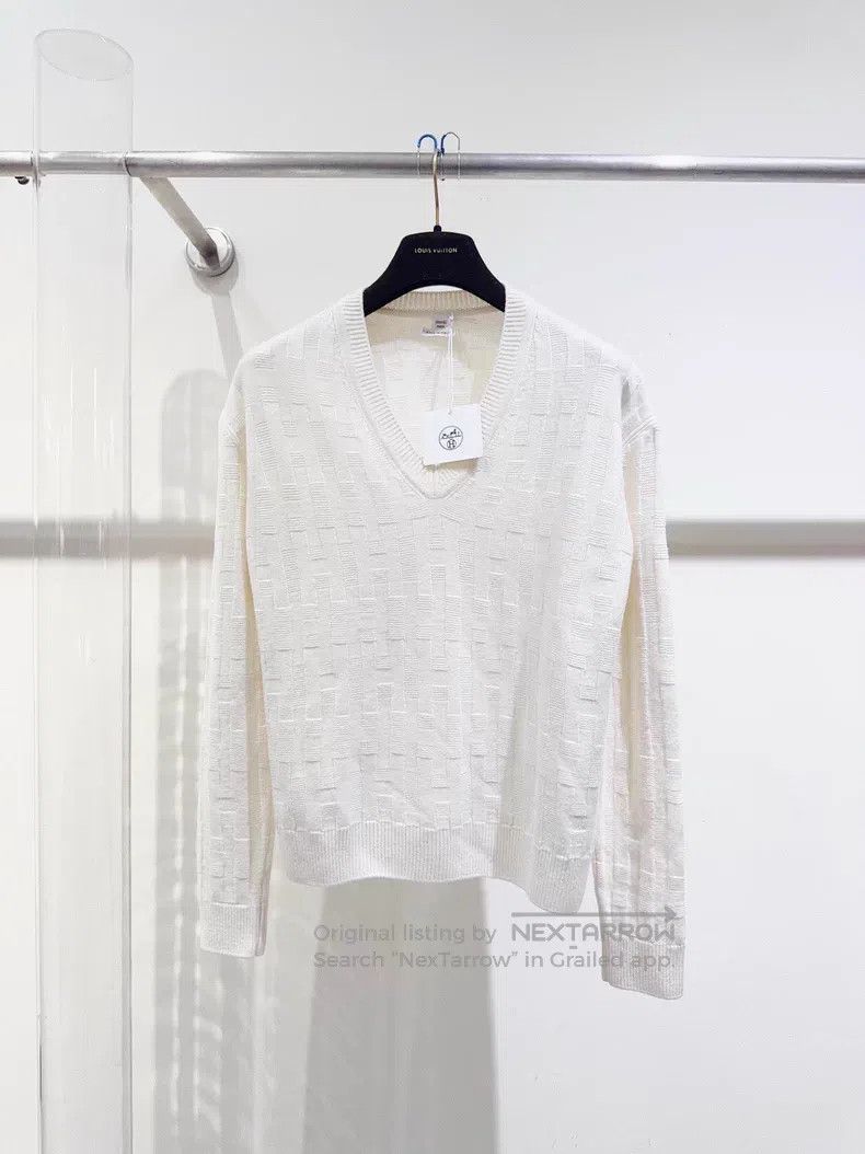 Hermes Hermes White Logo Embossed Sweater Size XS / US 0-2 / IT 36-38 - 1 Thumbnail