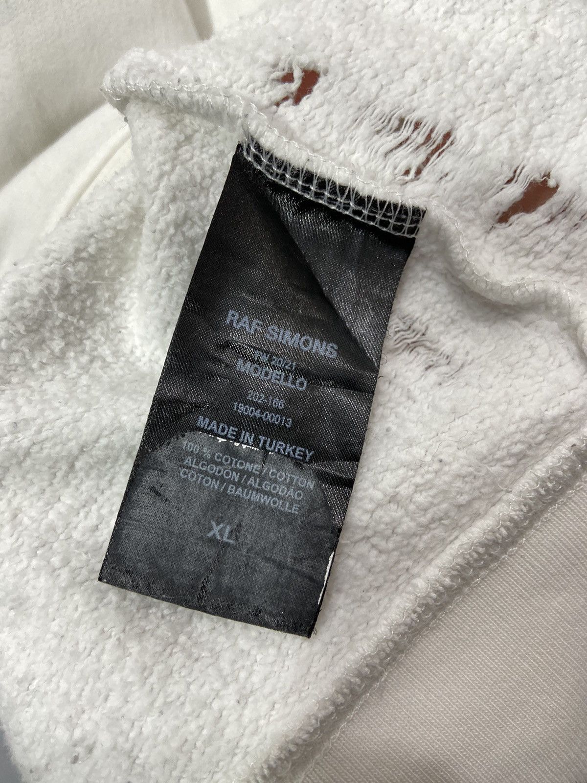 Raf Simons Raf Simons The Others Distressed FW20/21 Sweatshirt Size US XL / EU 56 / 4 - 17 Thumbnail